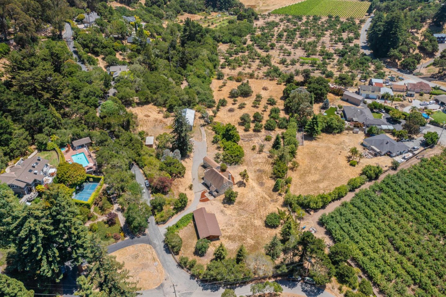 676 Pleasant Valley Lane