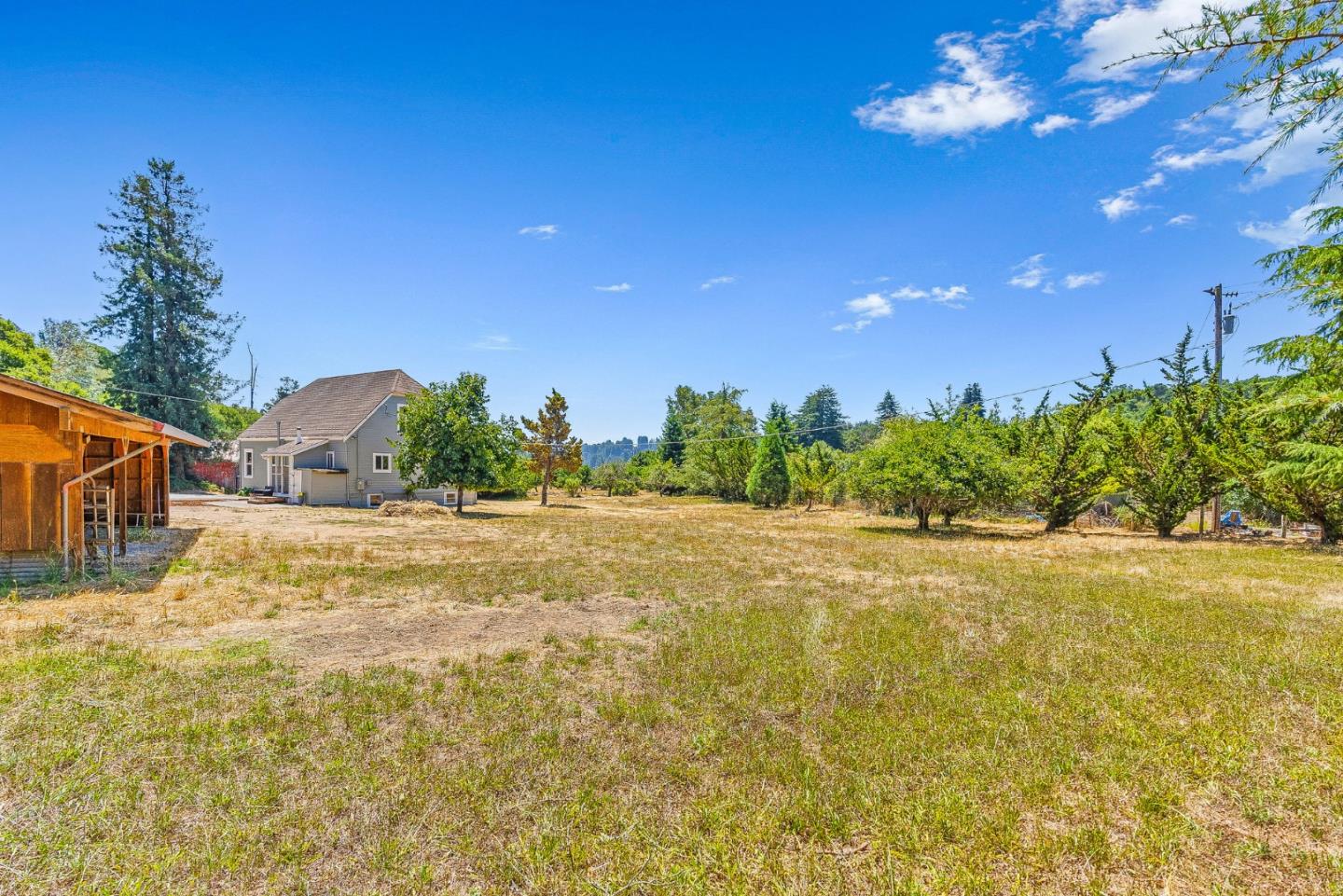 676 Pleasant Valley Lane