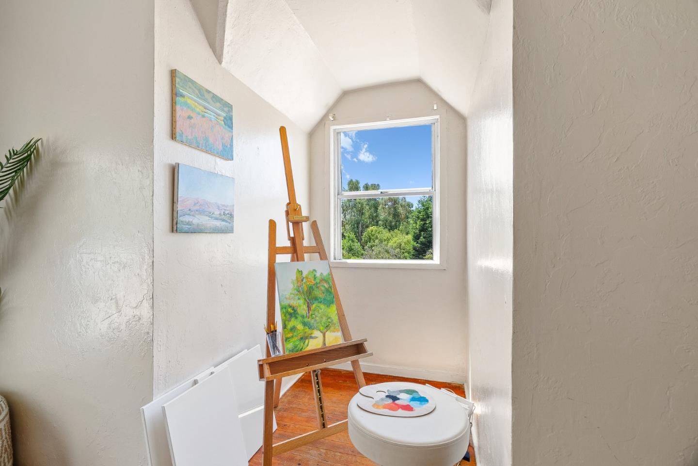 676 Pleasant Valley Lane