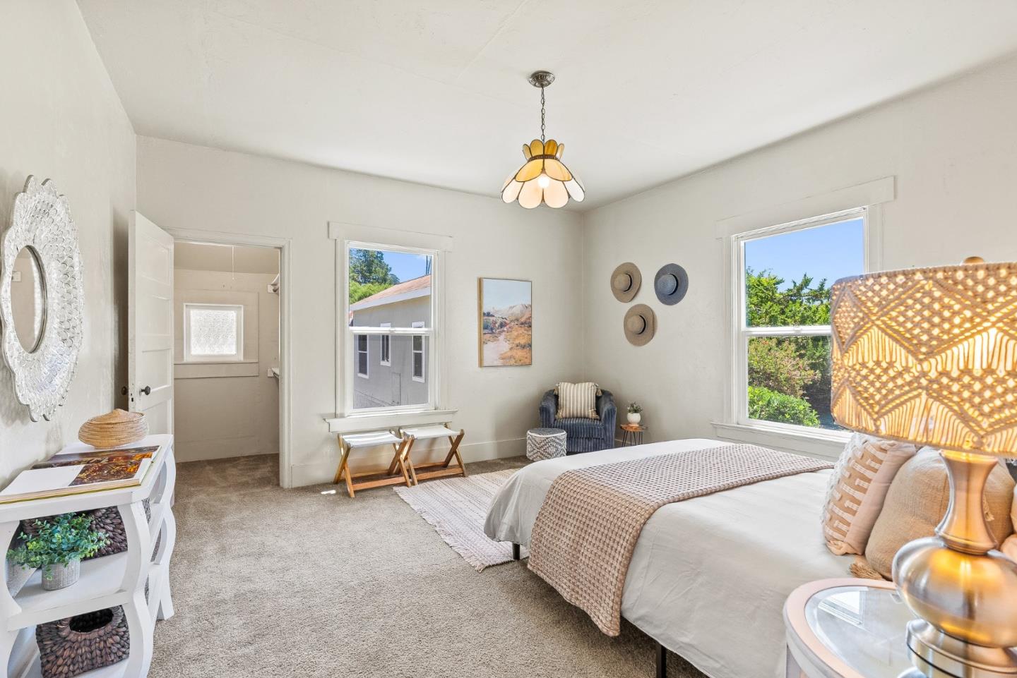 676 Pleasant Valley Lane