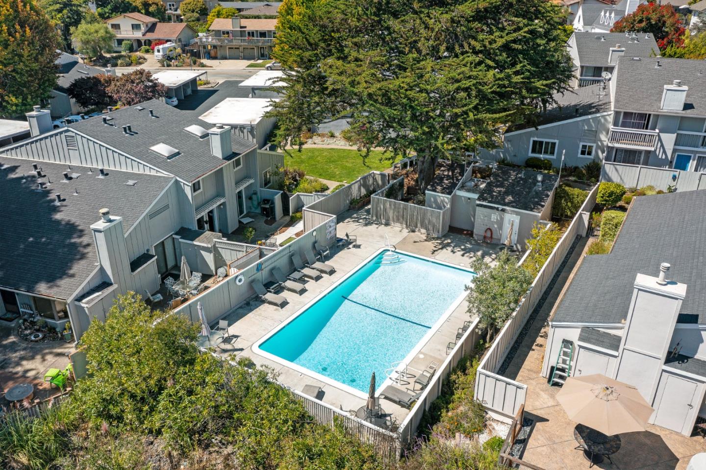 1412 Dolphin Drive