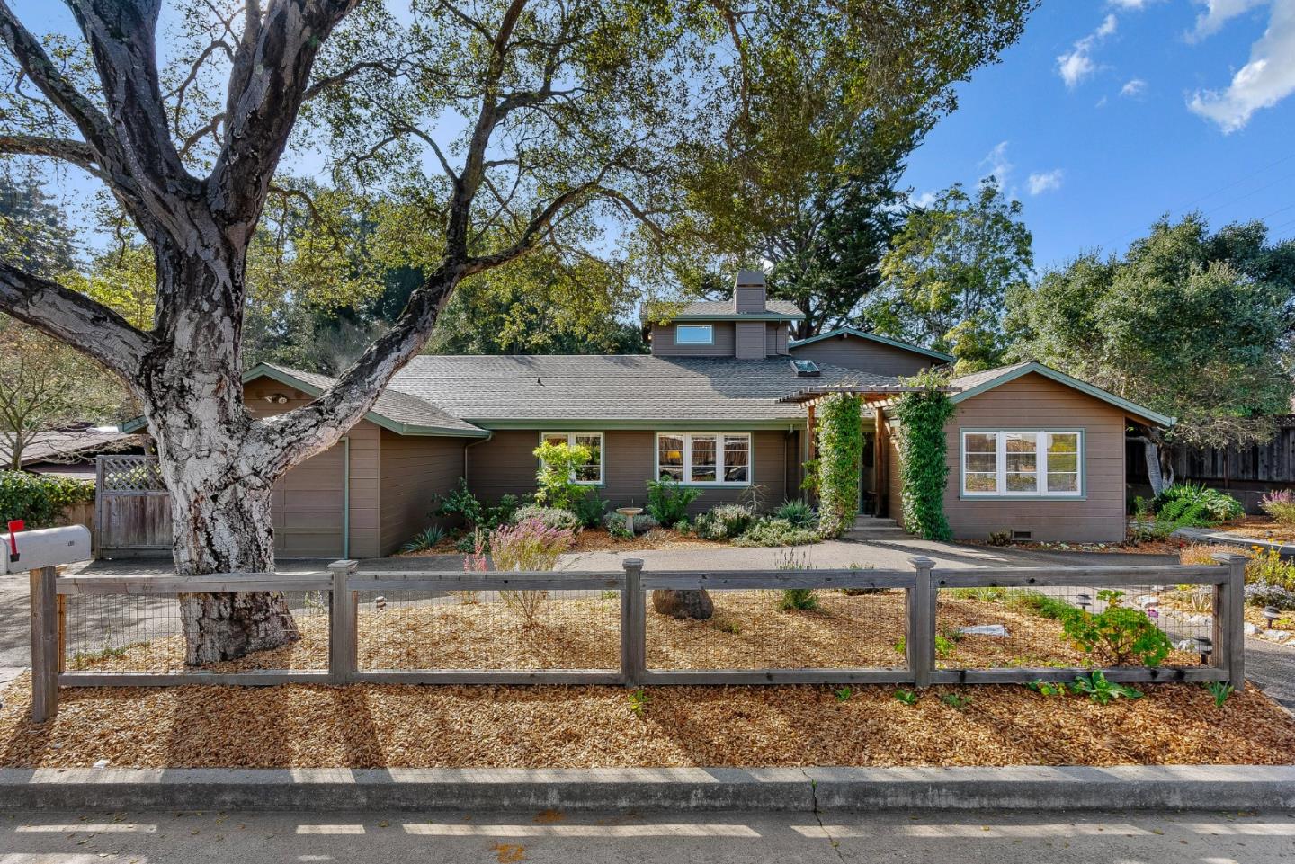 246 Meadow Road