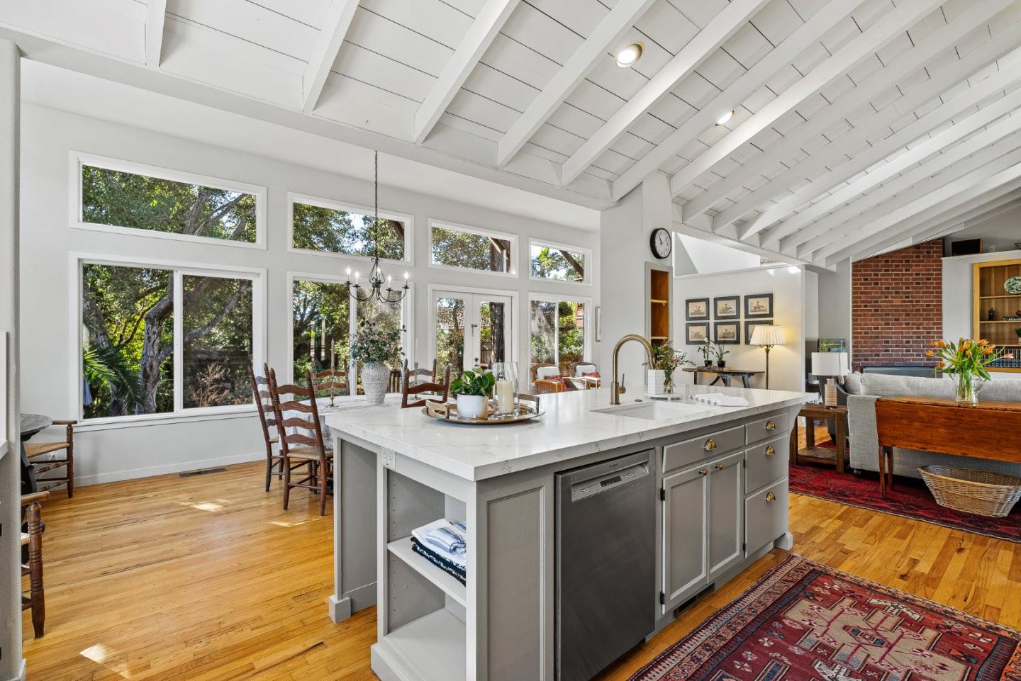 246 Meadow Road