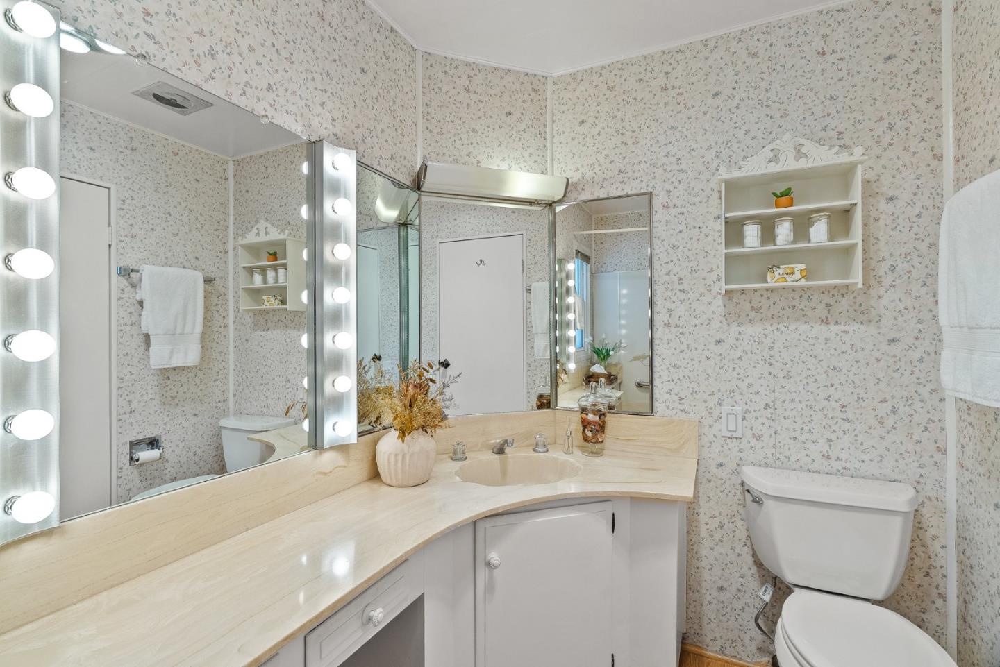 15 Oak Shadows Lane Unit: 15