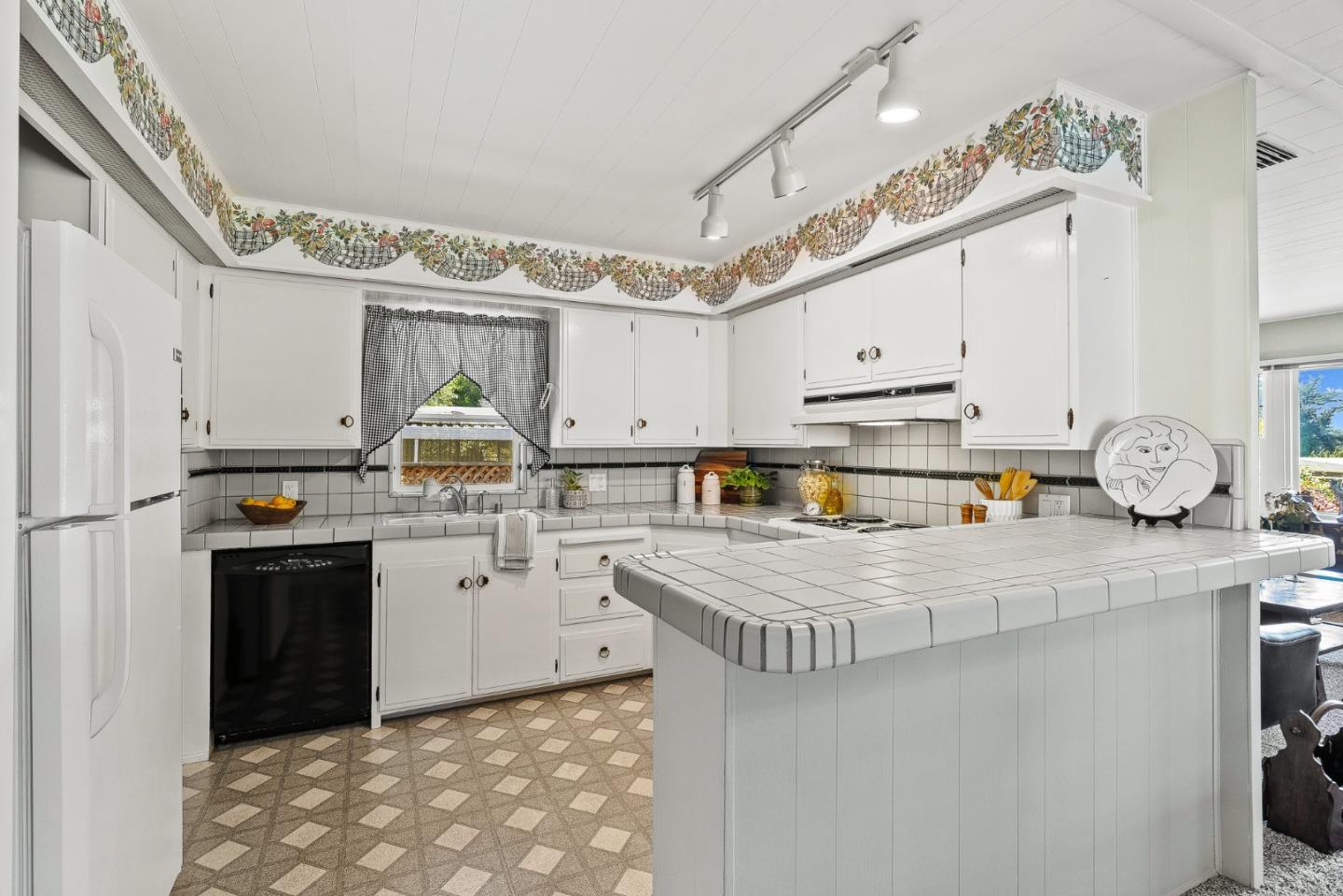 15 Oak Shadows Lane Unit: 15