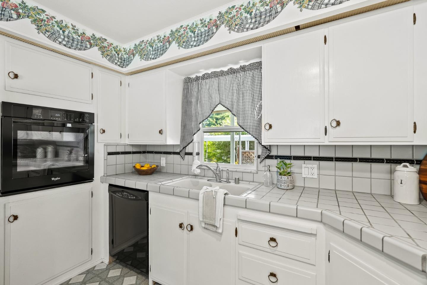 15 Oak Shadows Lane Unit: 15