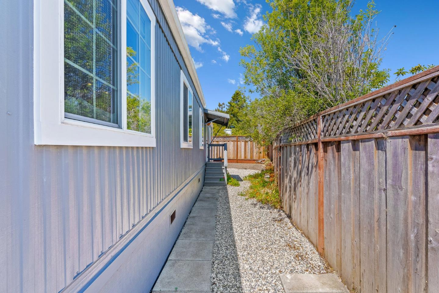 220 Mar Vista Drive Unit: 11