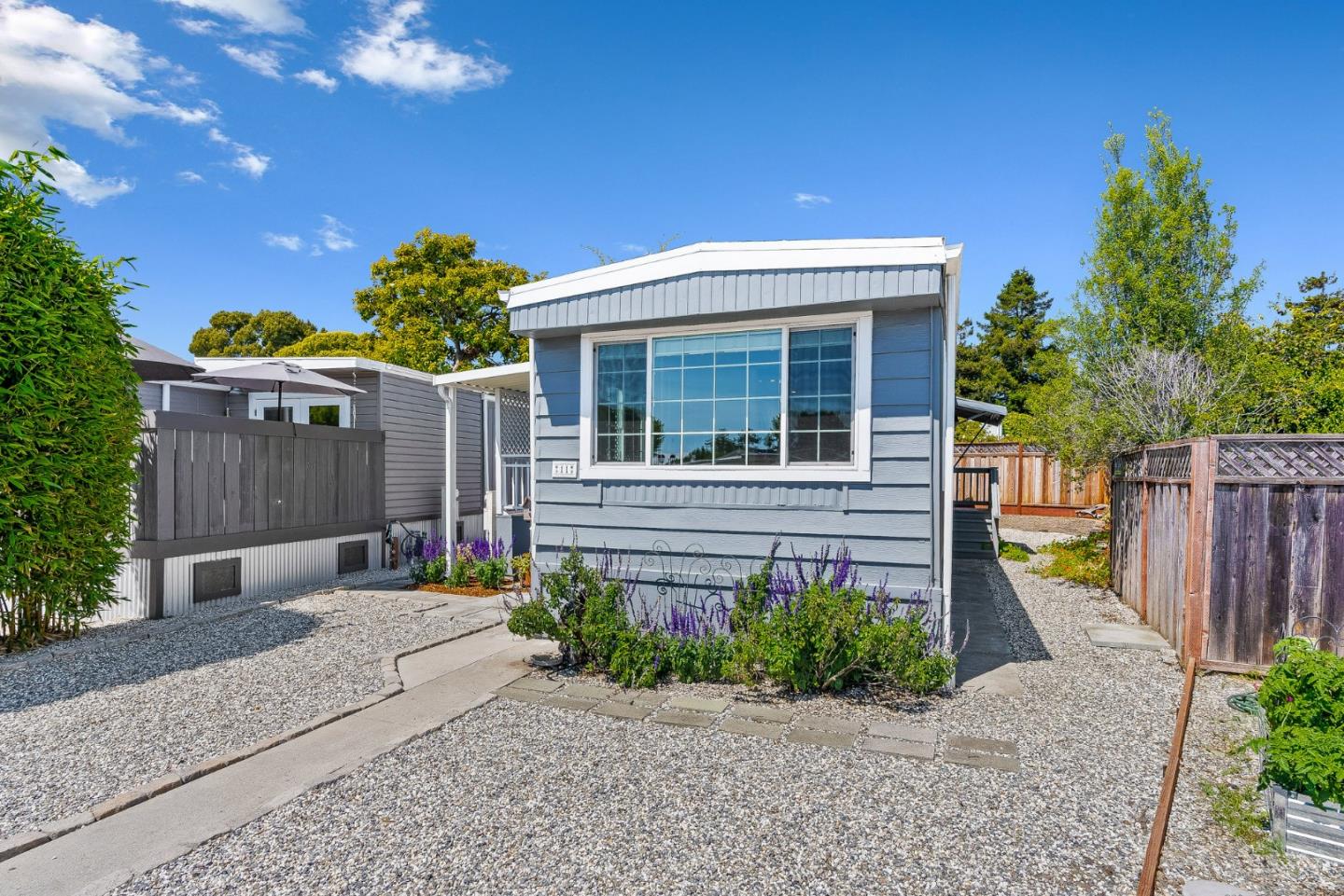 220 Mar Vista Drive Unit: 11