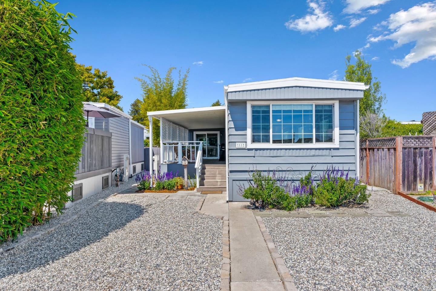 220 Mar Vista Drive Unit: 11