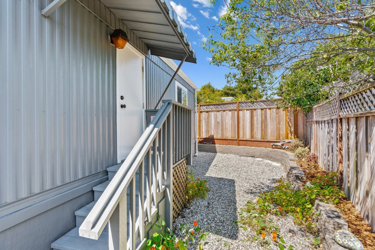 220 Mar Vista Drive Unit: 11