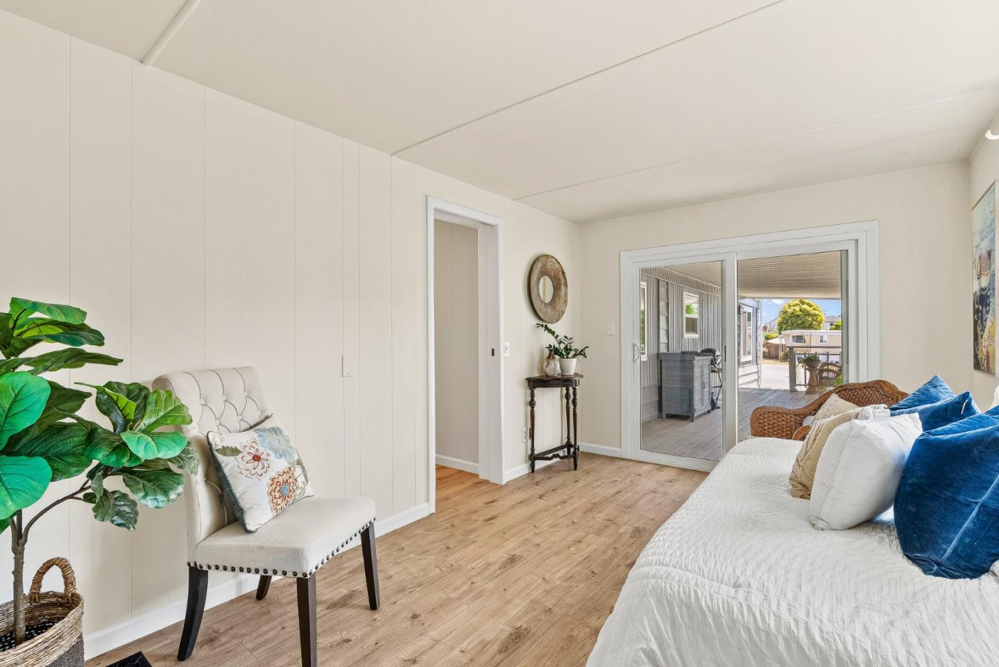 220 Mar Vista Drive Unit: 11