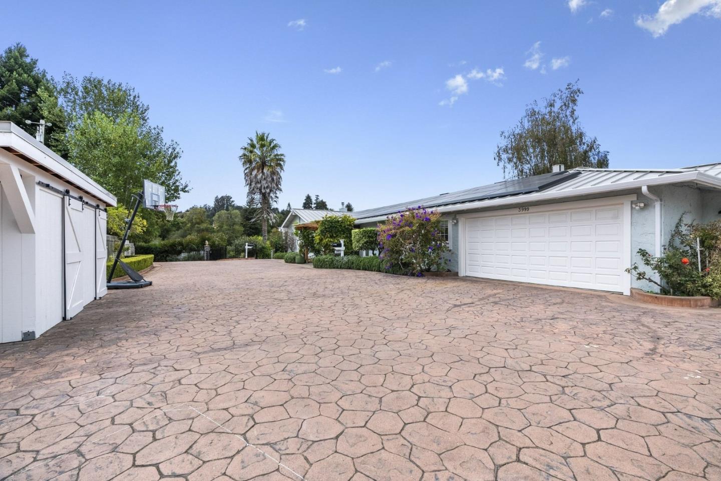 3999 Cherryvale AVE