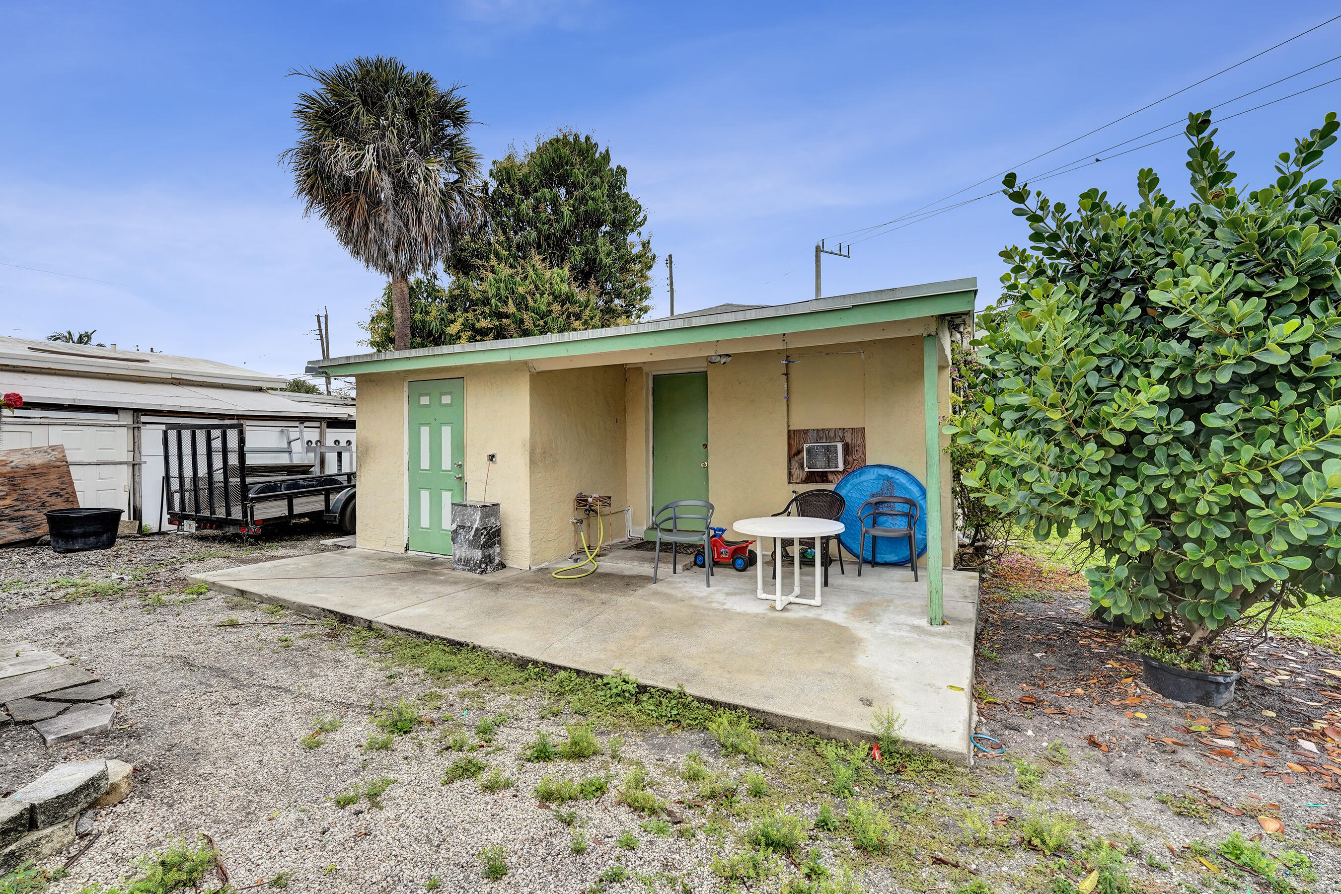 1412 B Nw 7 Street