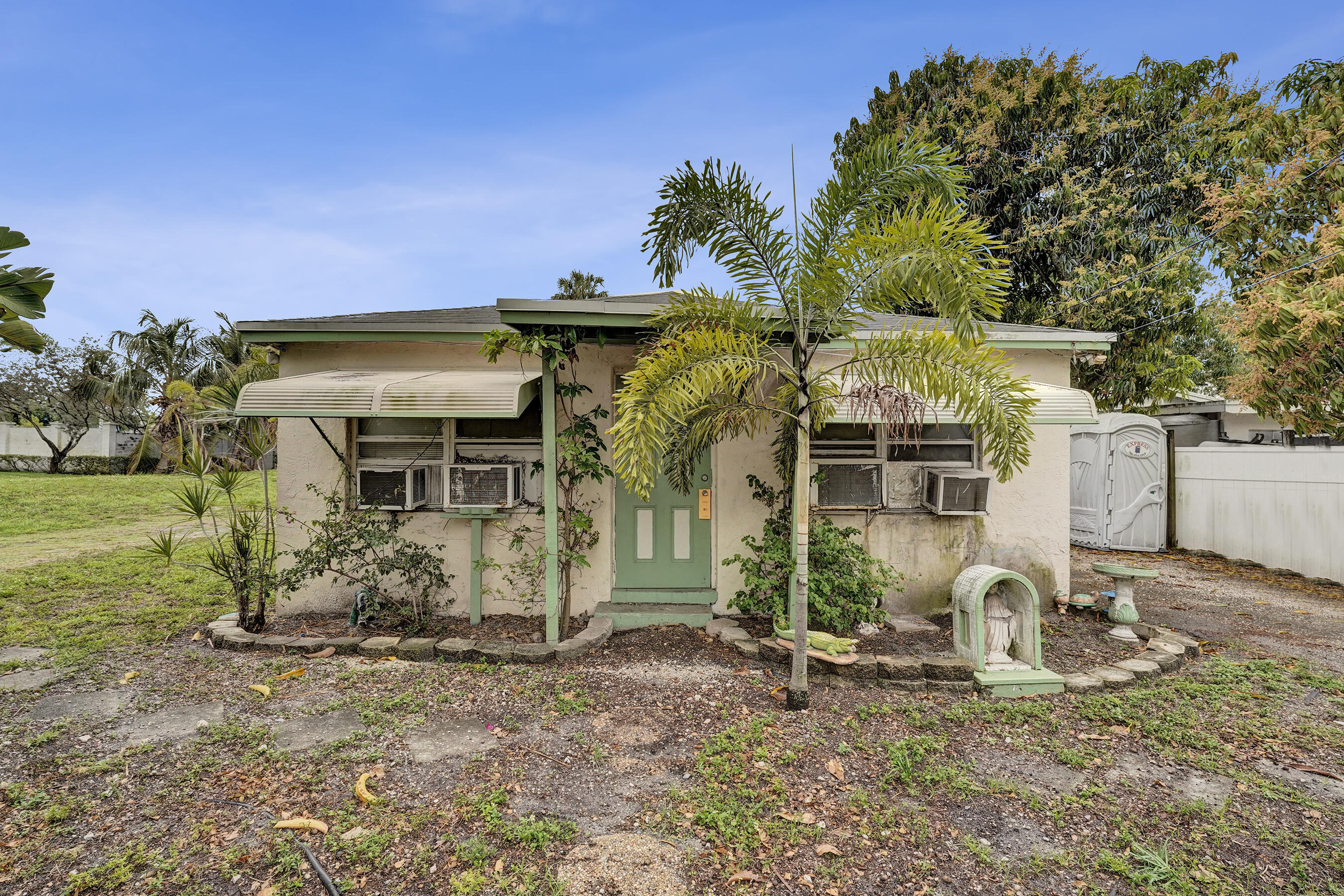 1412 B Nw 7 Street