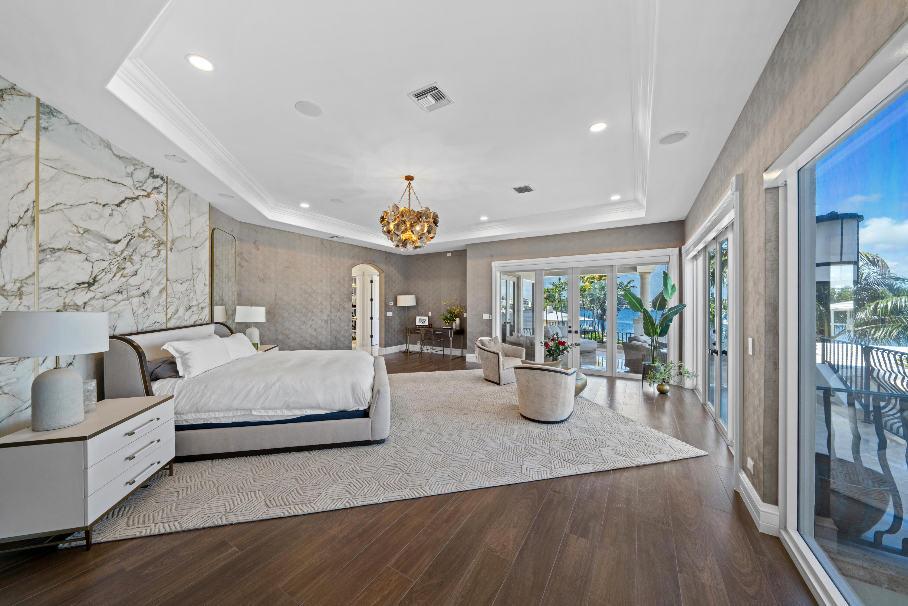 2593 SE 8th Street