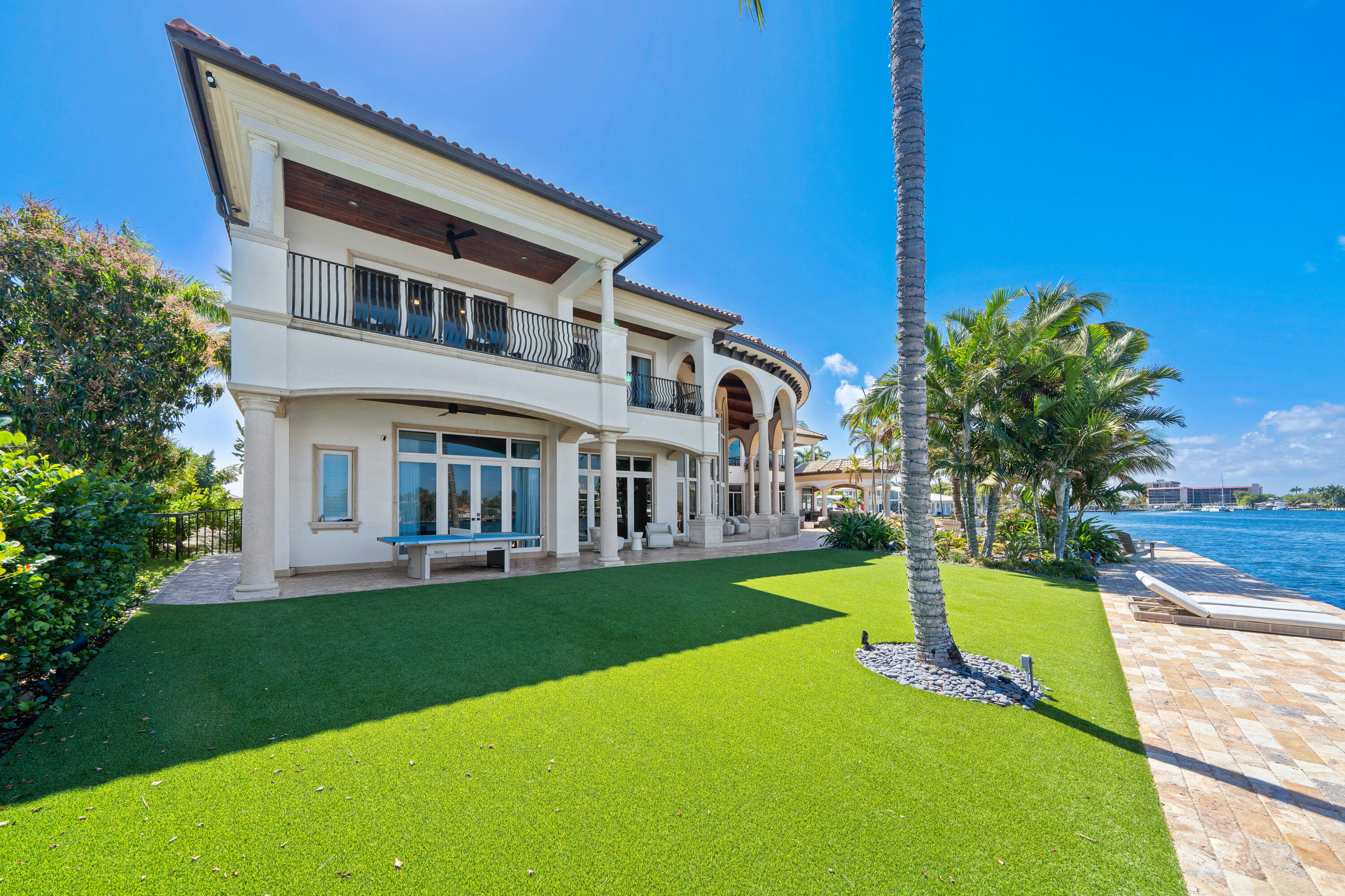 2593 SE 8th Street