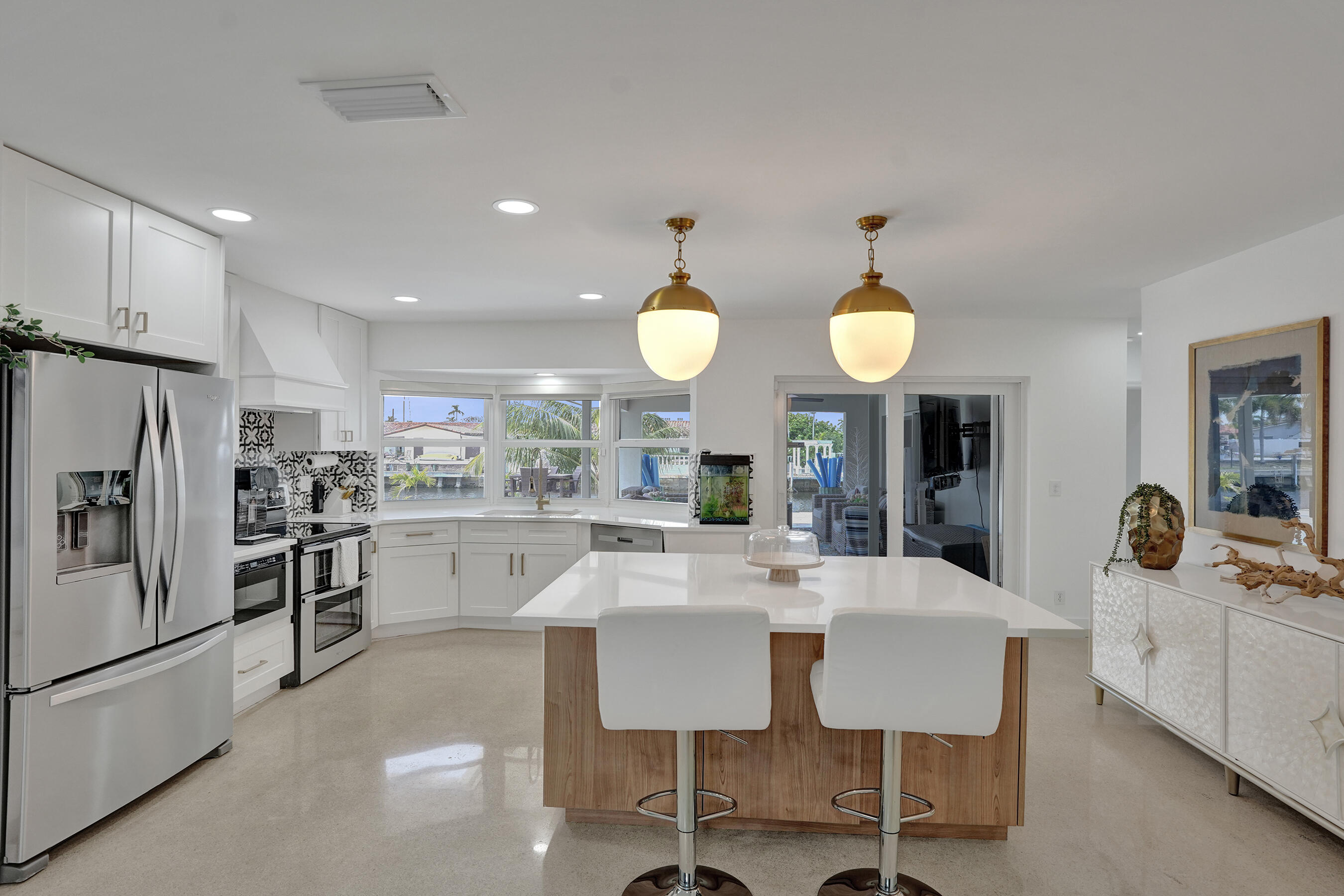 5711 Bayview Drive