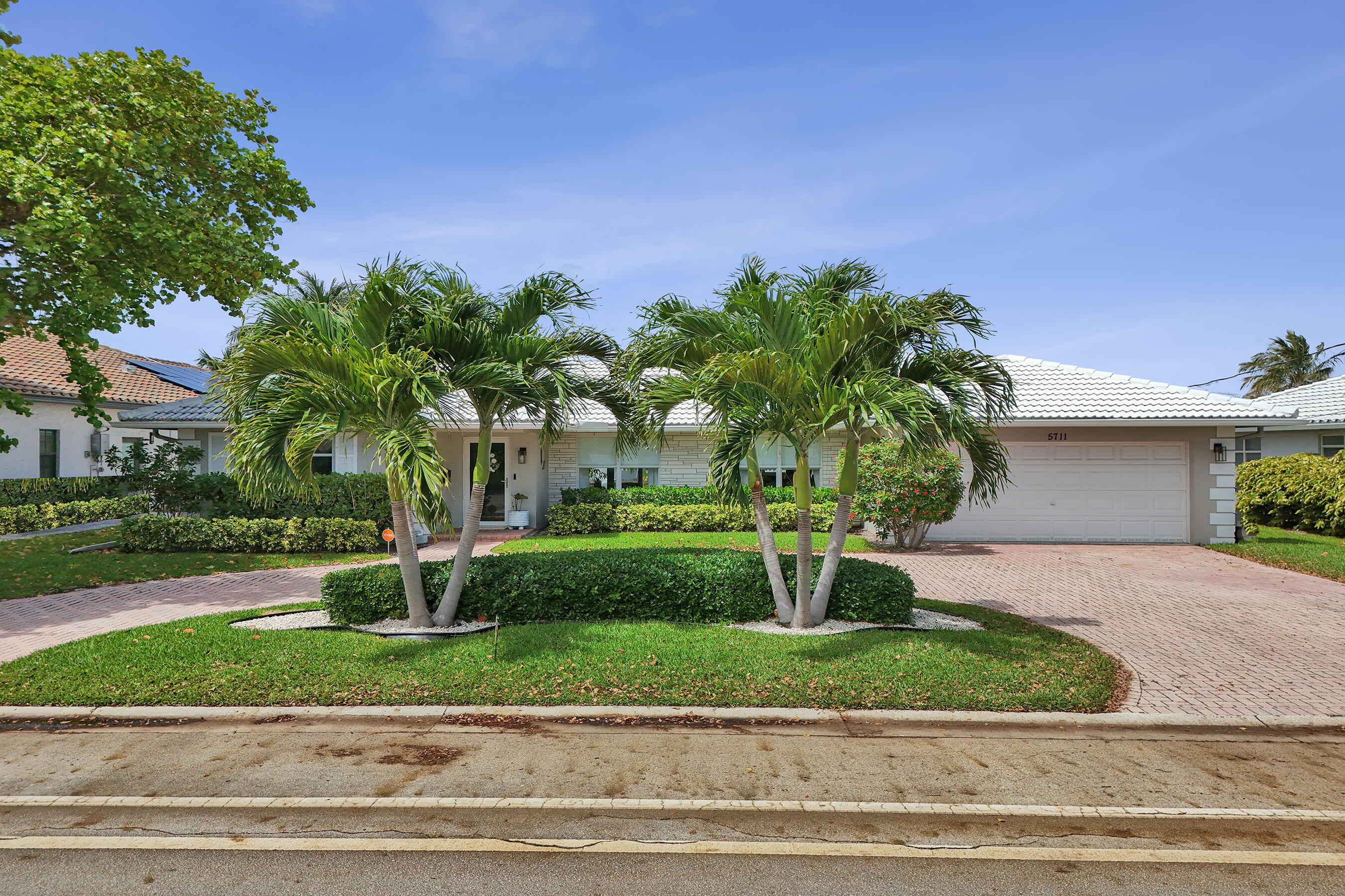 5711 Bayview Drive