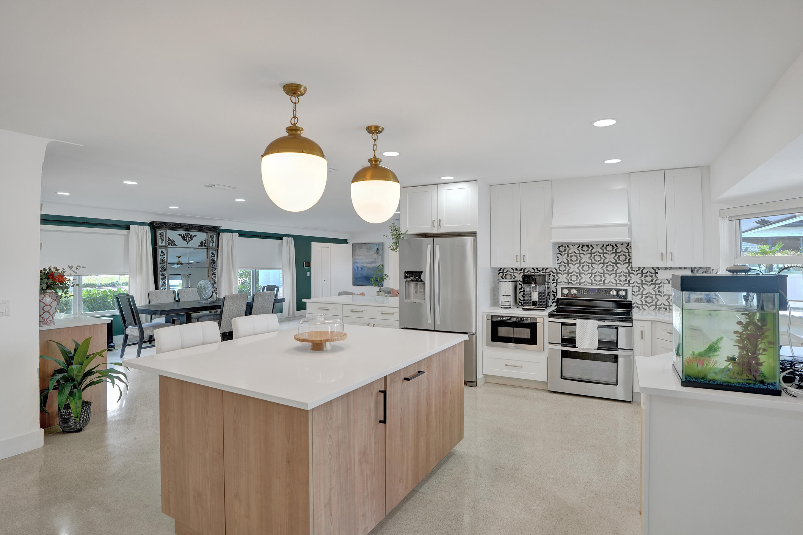 5711 Bayview Drive
