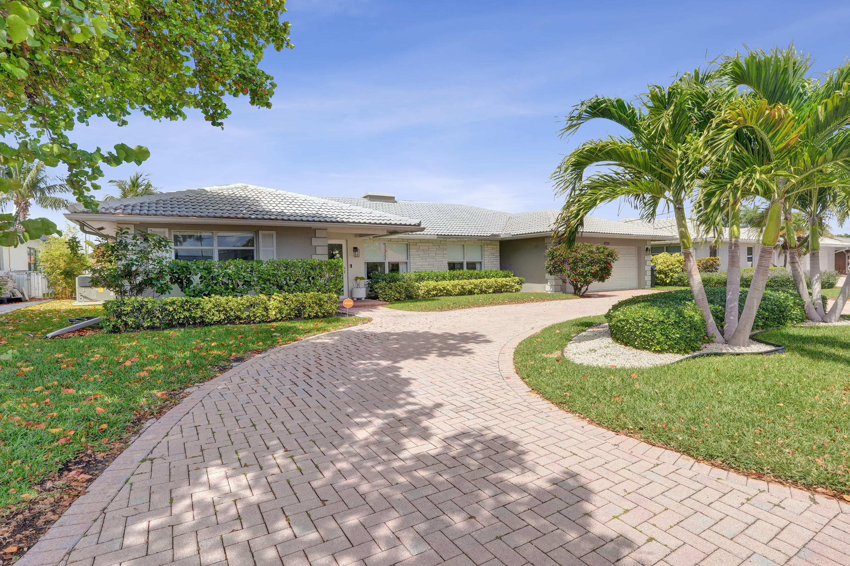 5711 Bayview Drive