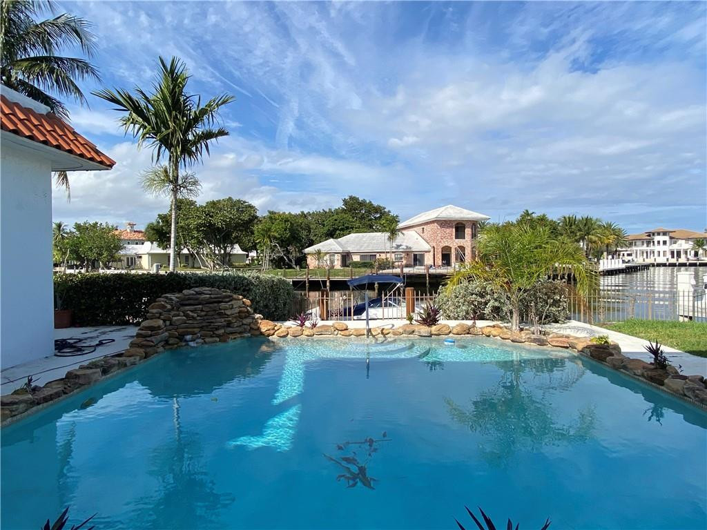 71 Bay Colony Drive