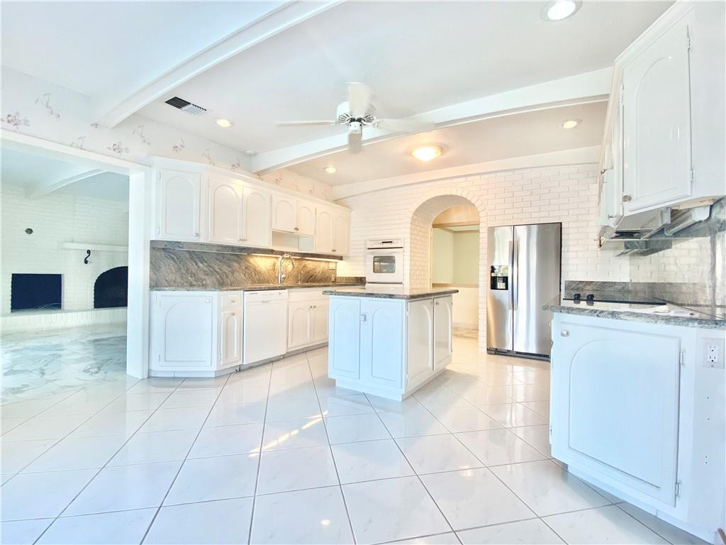71 Bay Colony Drive