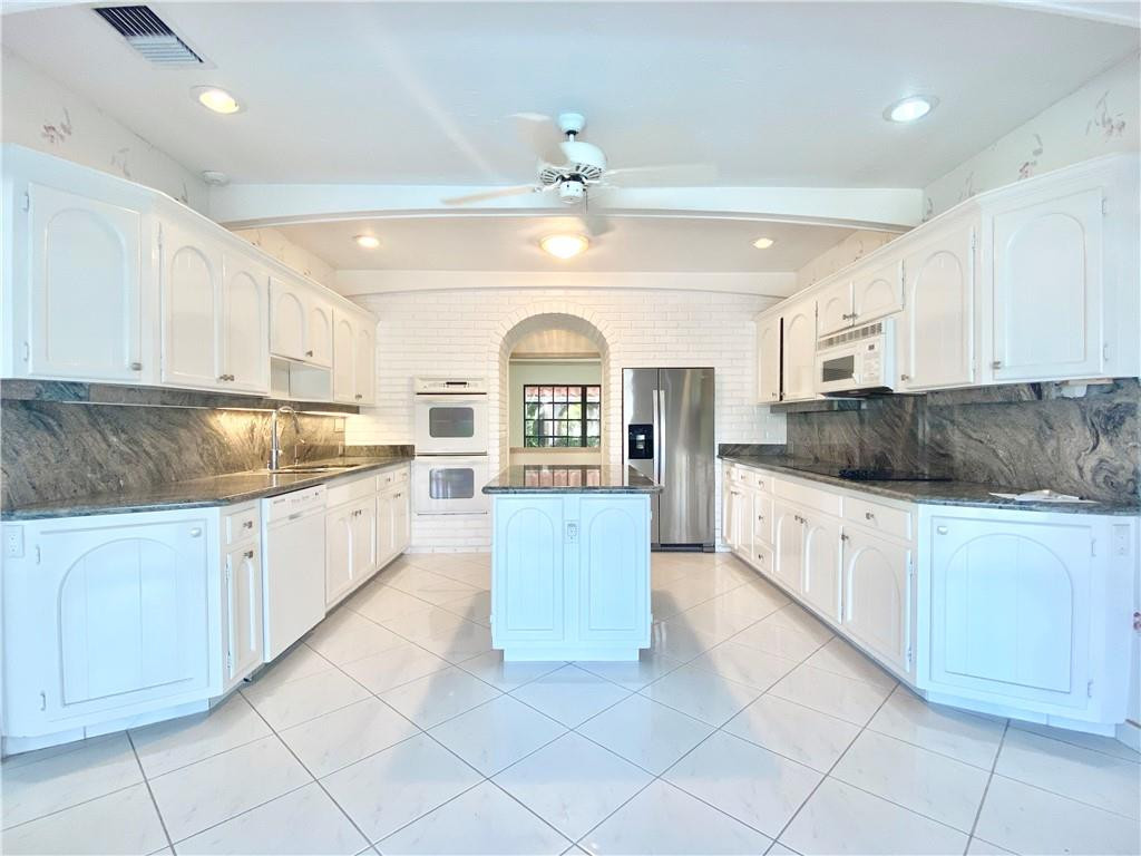 71 Bay Colony Drive