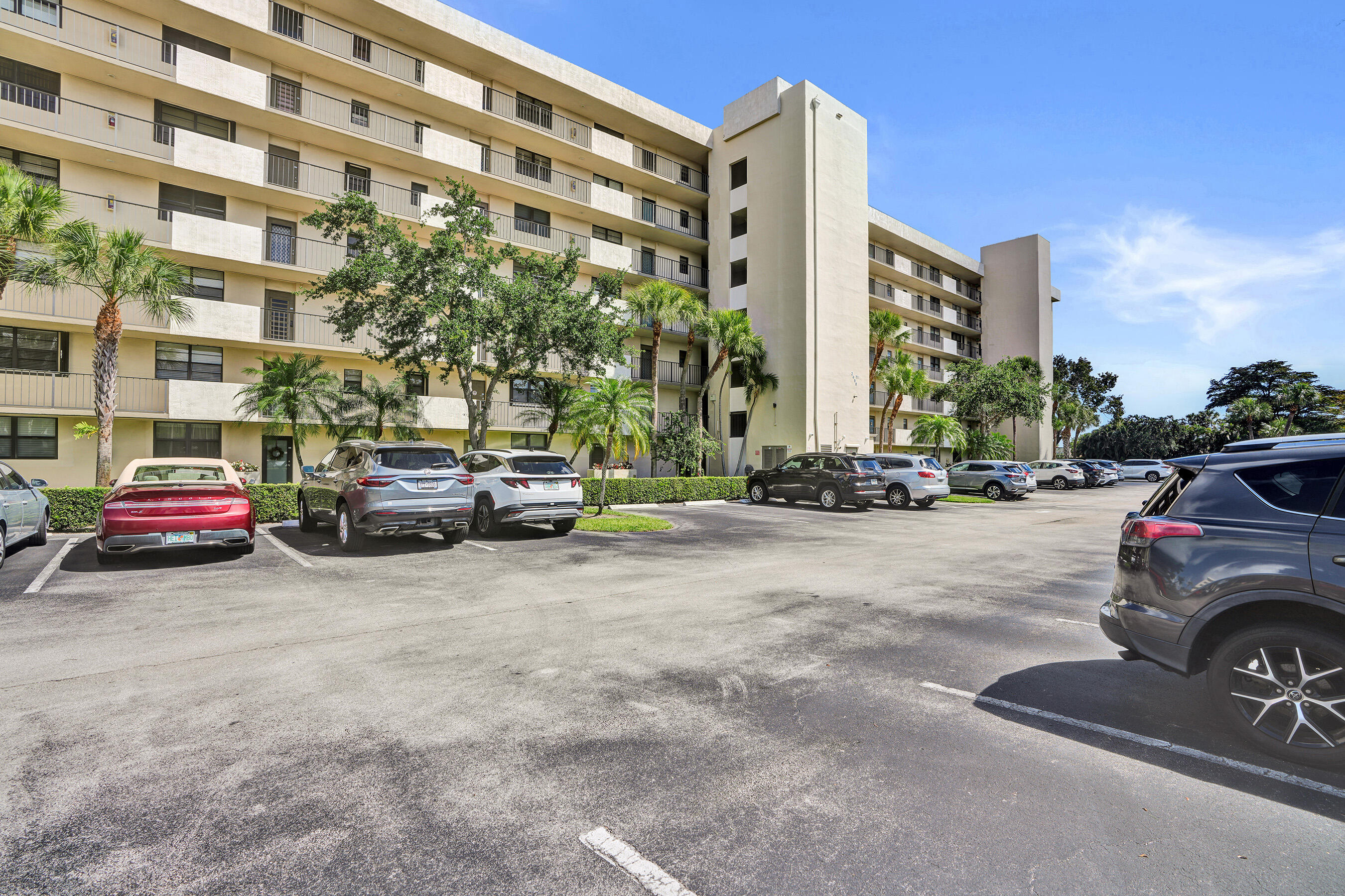 2400 Deer Creek Country Club Boulevard