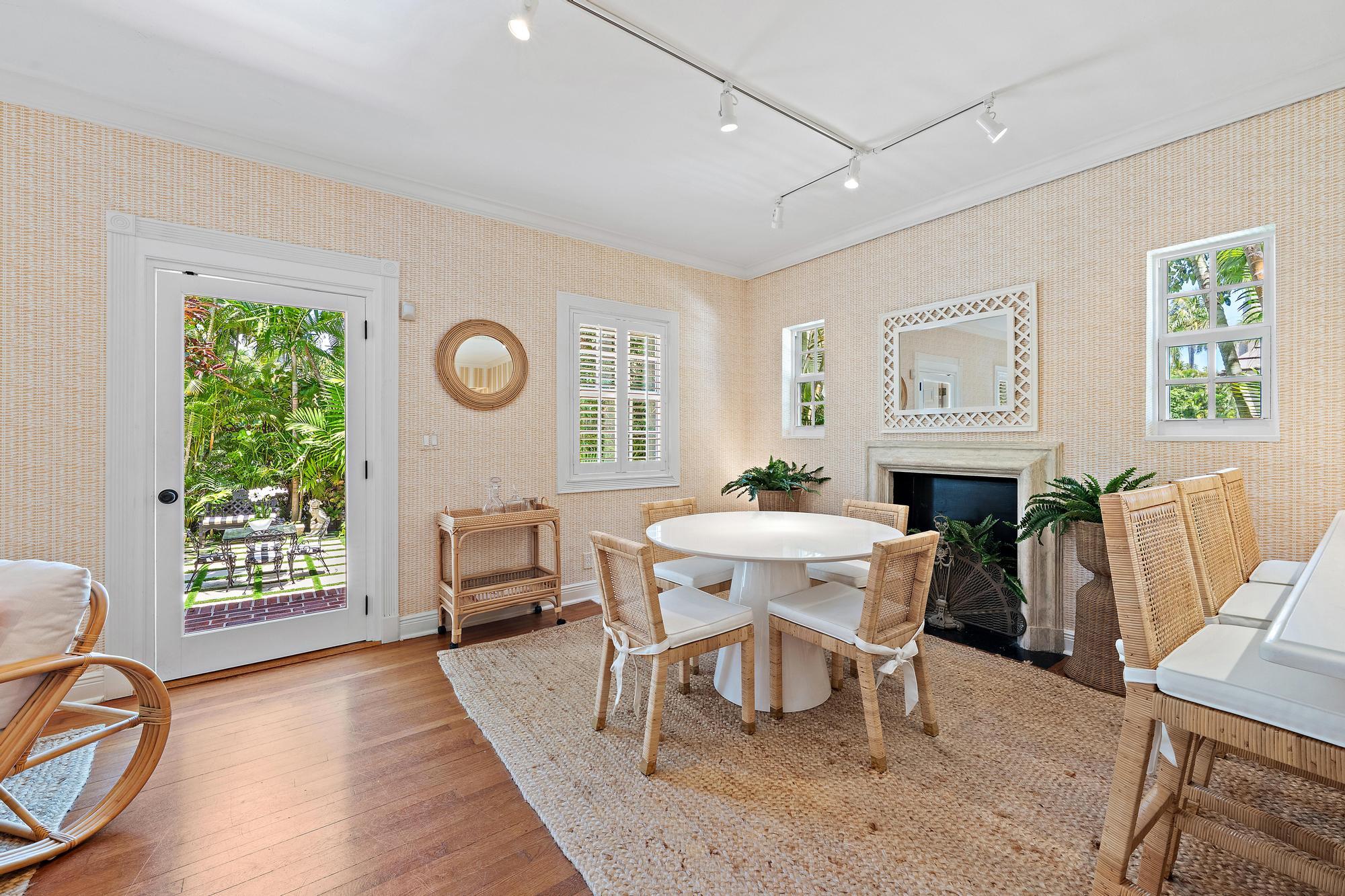 151 S County Road Unit: 1st Fl