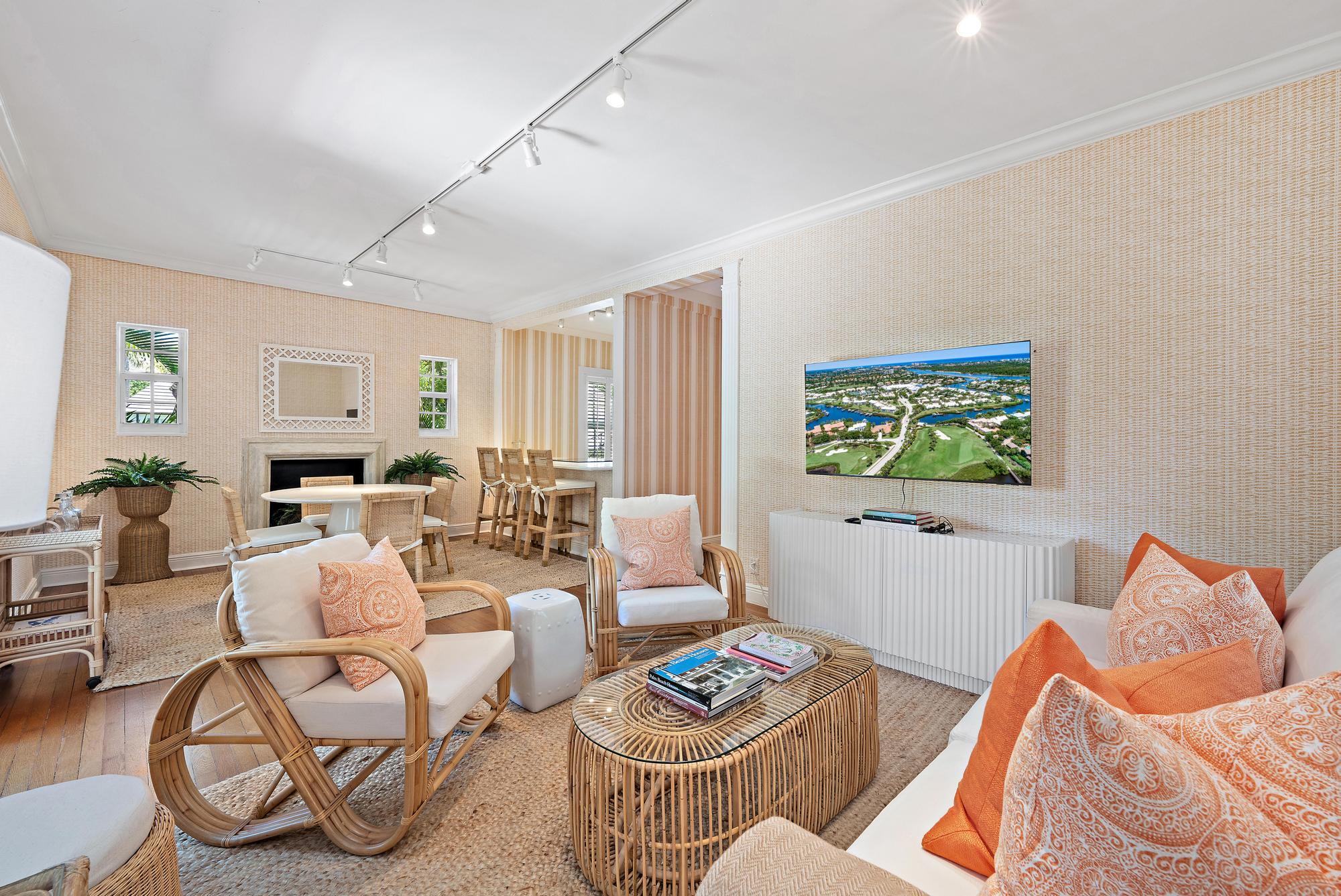 151 S County Road Unit: 1st Fl
