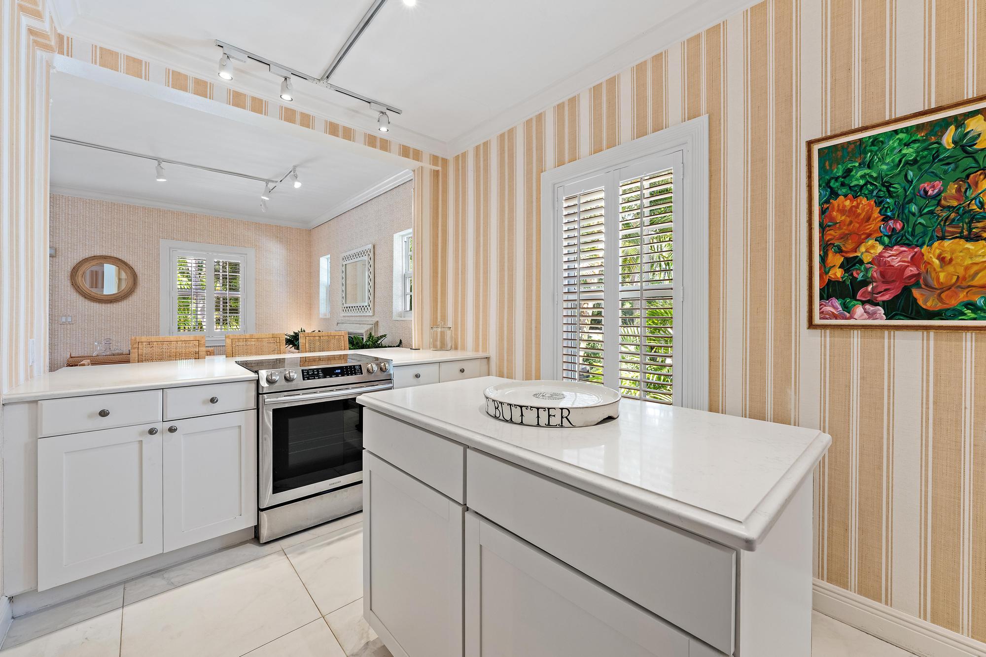 151 S County Road Unit: 1st Fl