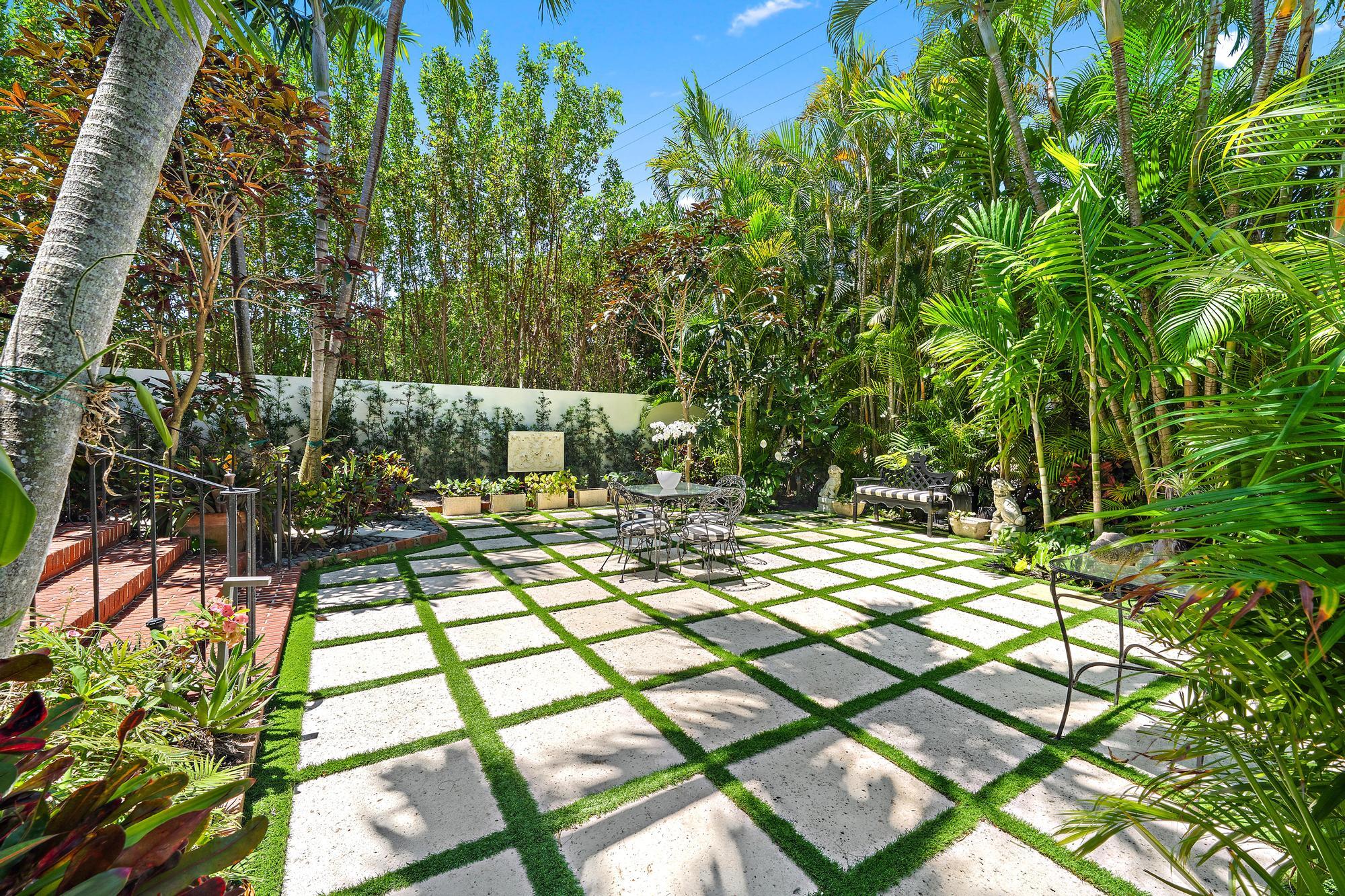 151 S County Road Unit: 1st Fl