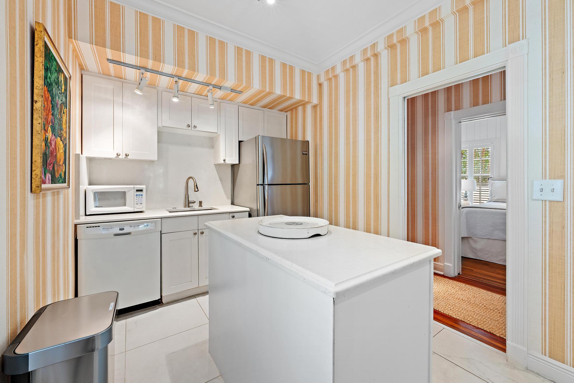 151 S County Road Unit: 1st Fl