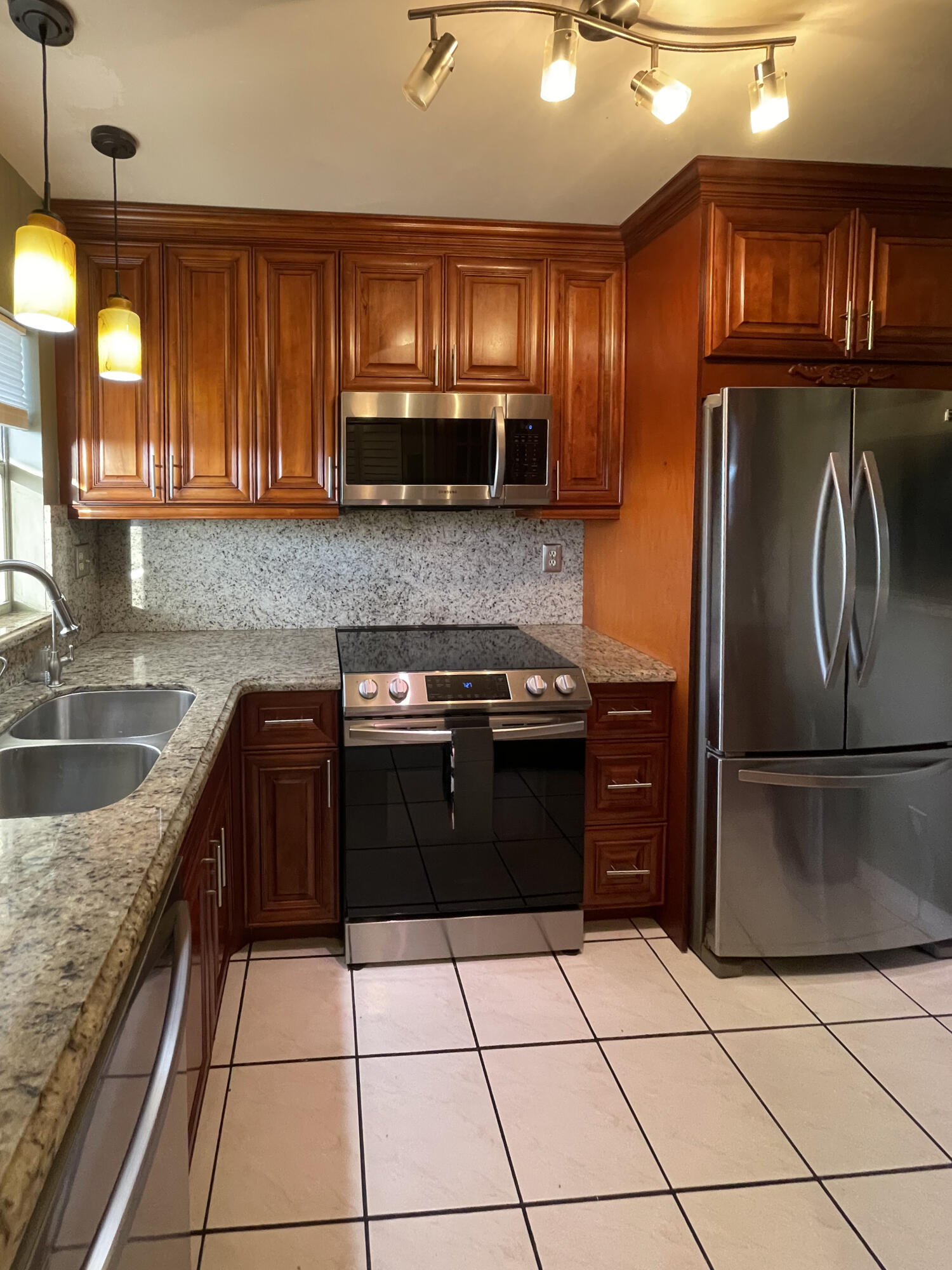 9370 Sunrise Lakes Boulevard Unit: 304