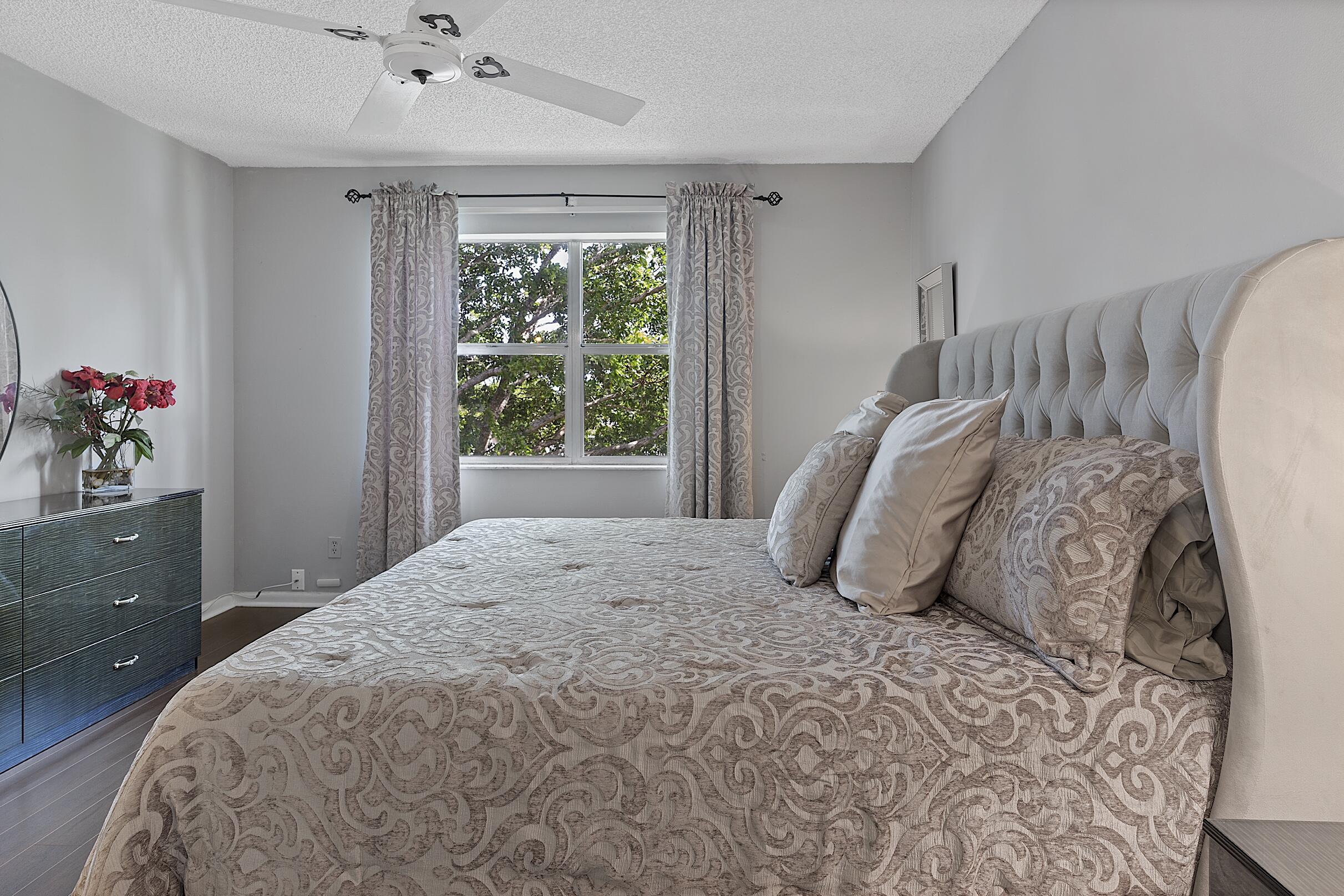9370 Sunrise Lakes Boulevard Unit: 304