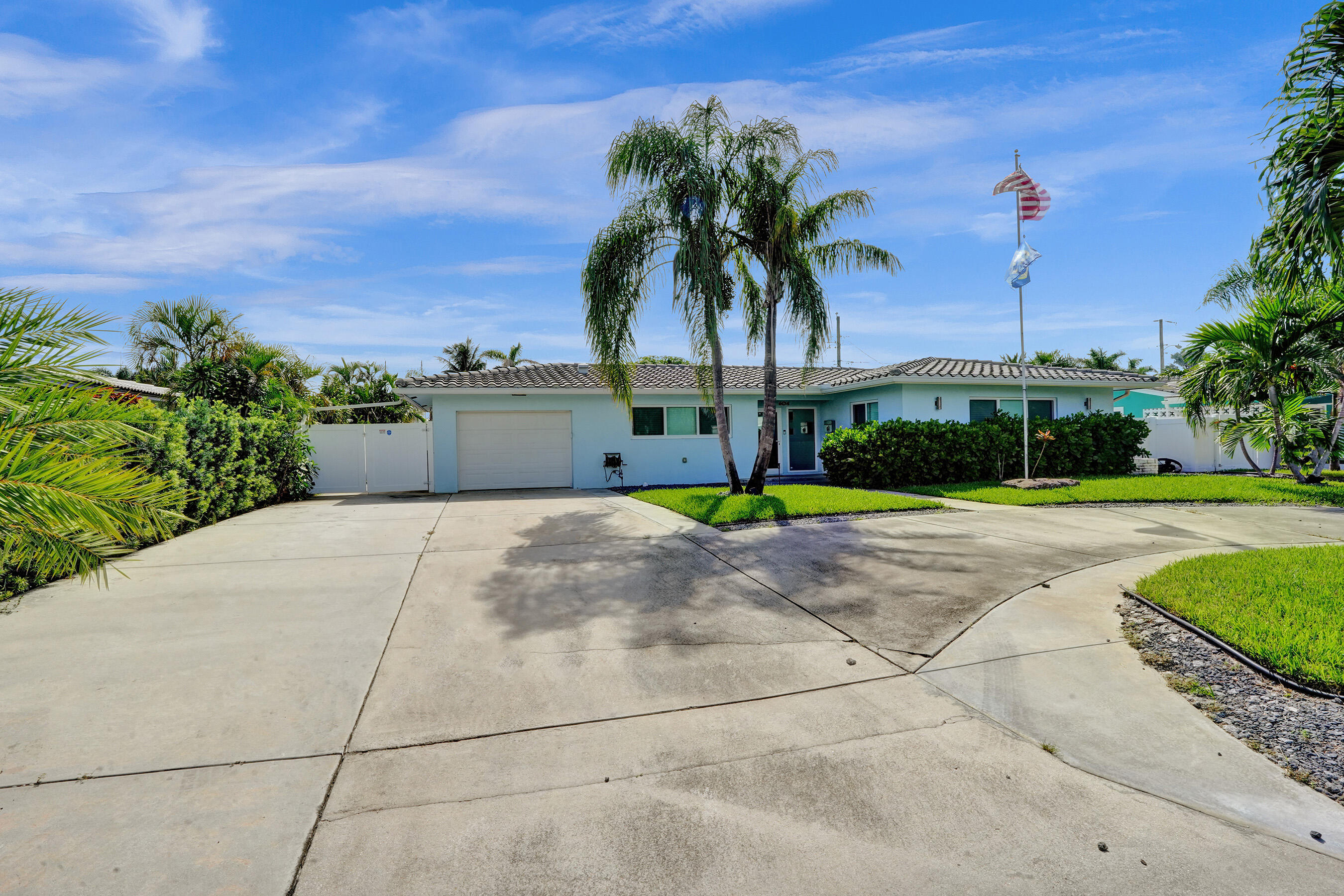 604 NE 25th Avenue