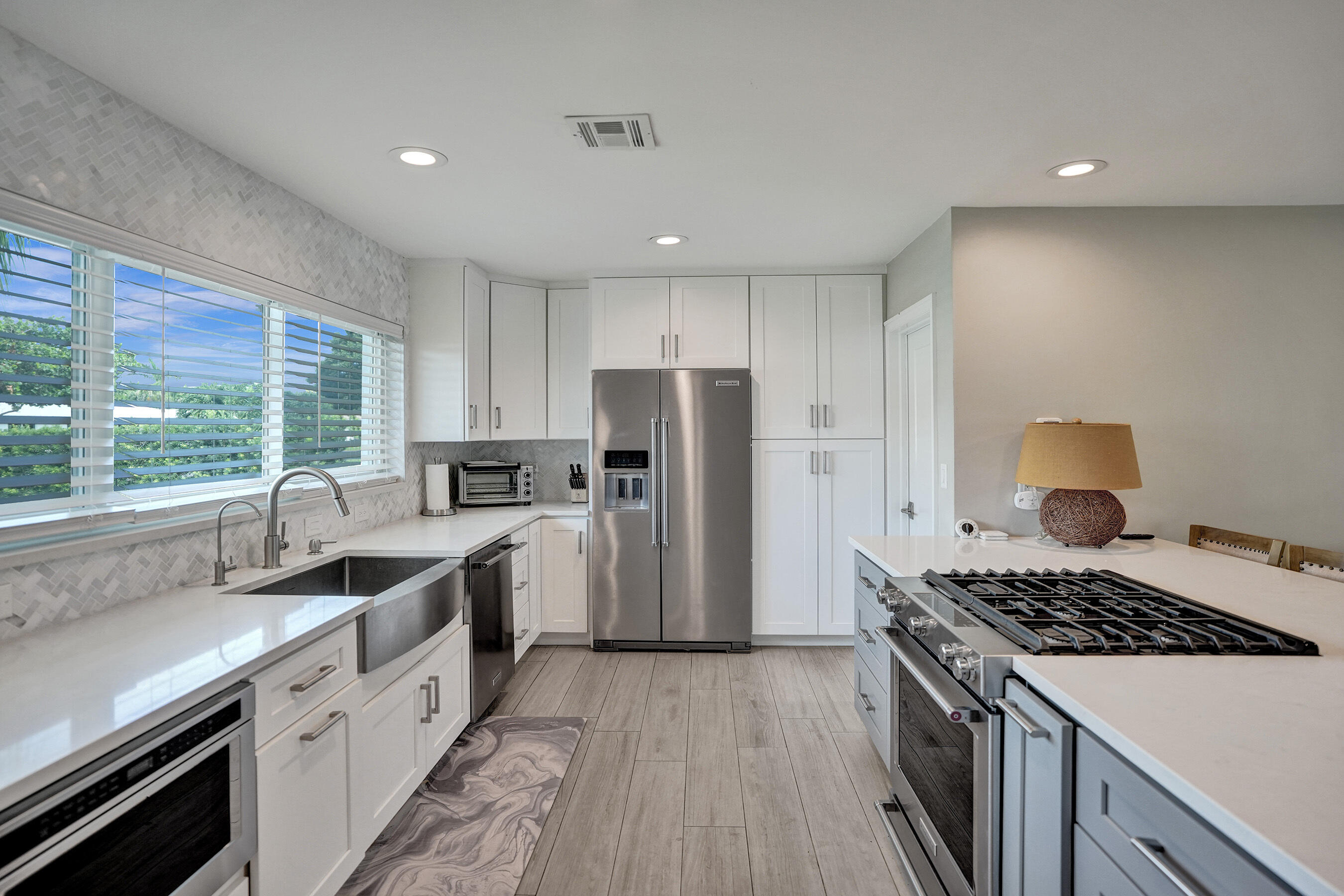 604 NE 25th Avenue