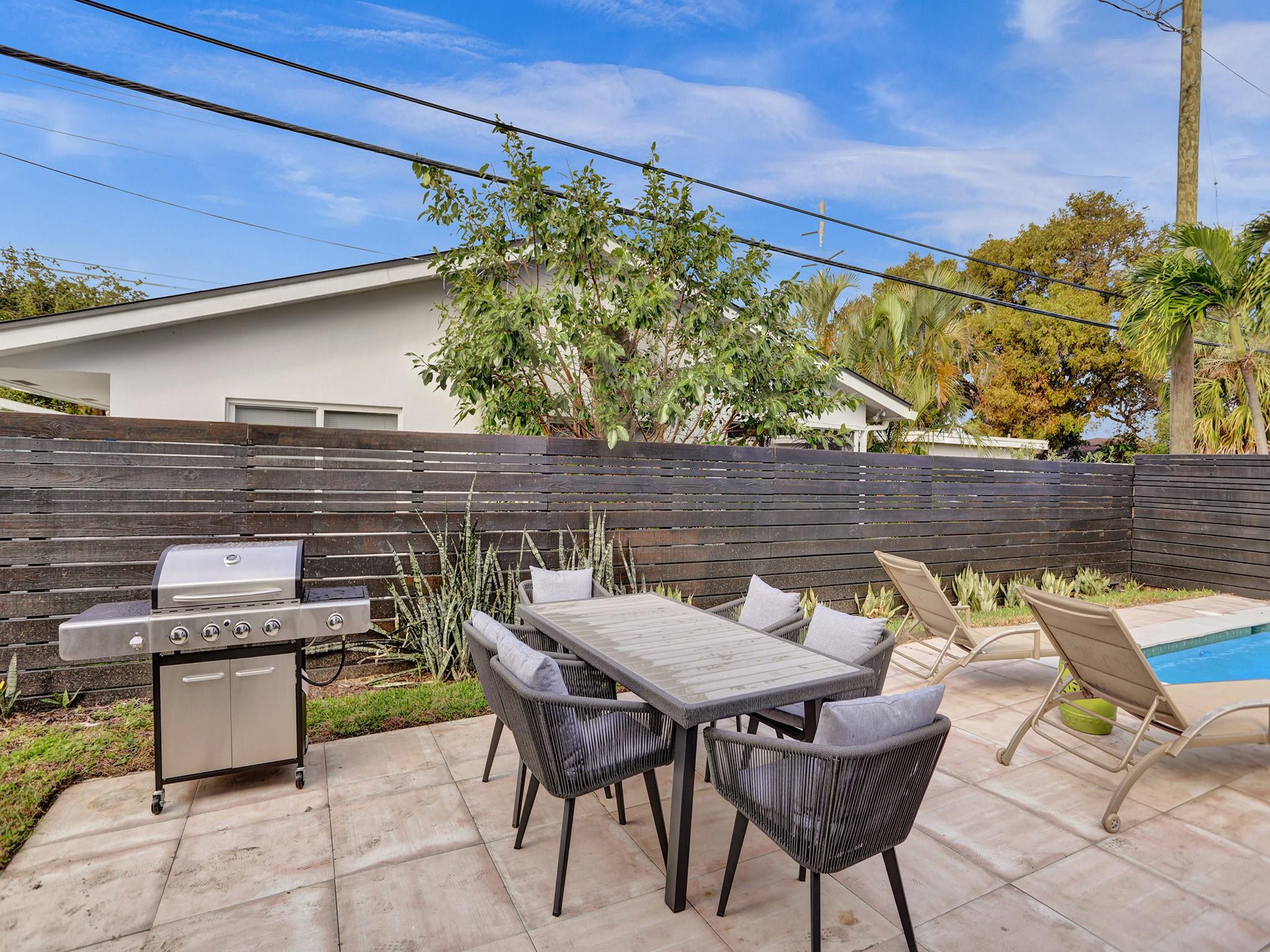 5501 NE 18TH Terrace