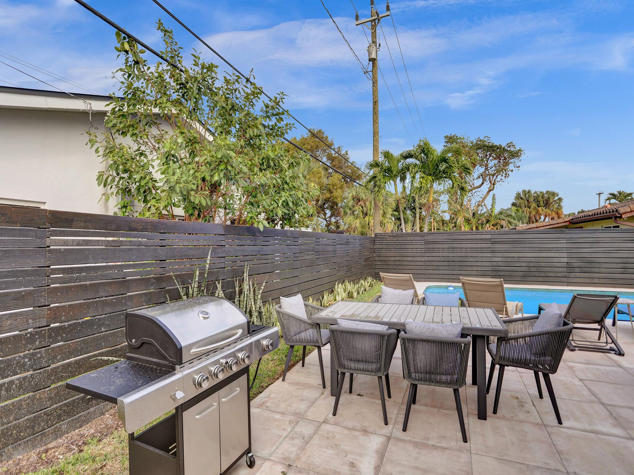 5501 NE 18TH Terrace