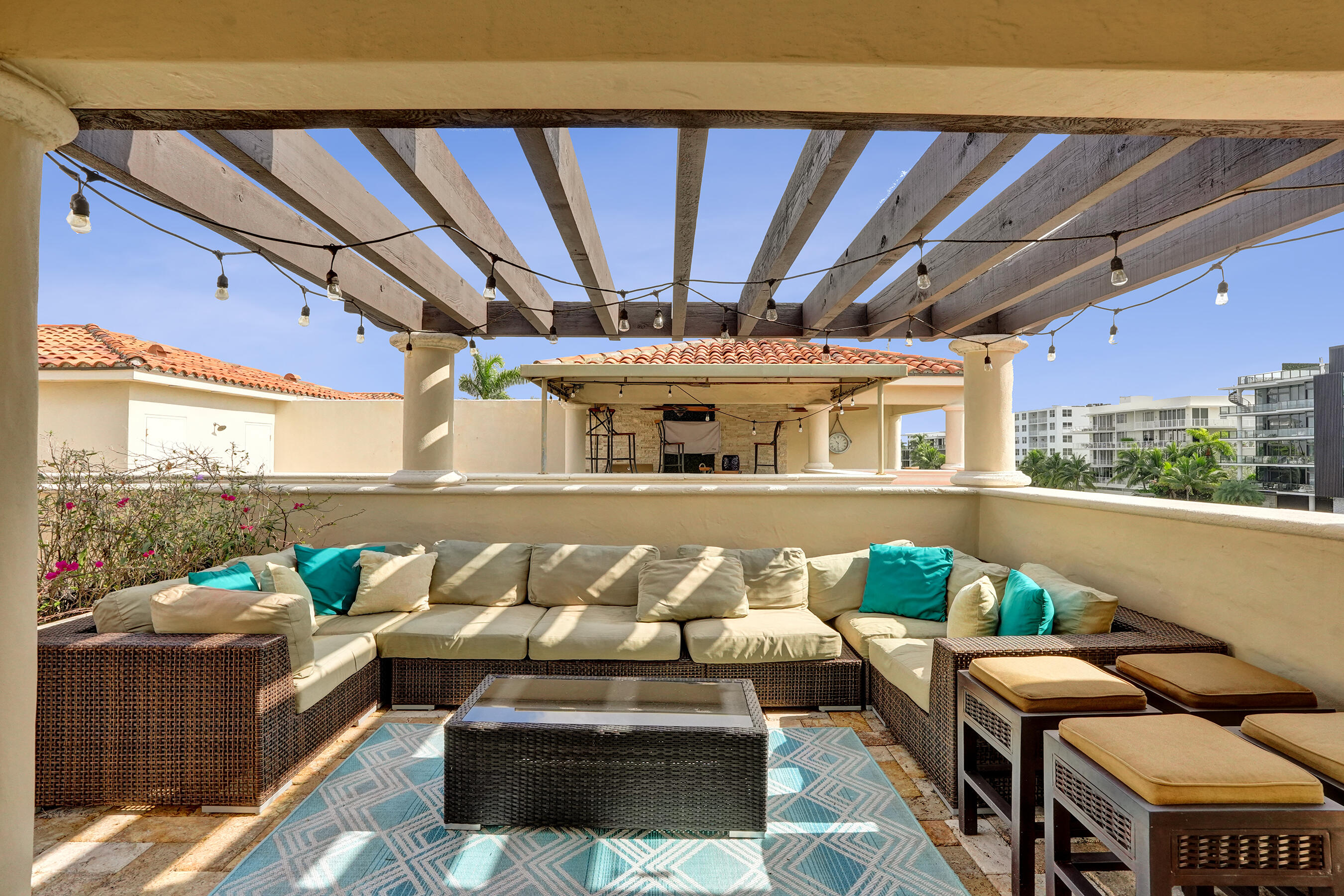 210 HENDRICKS Isle