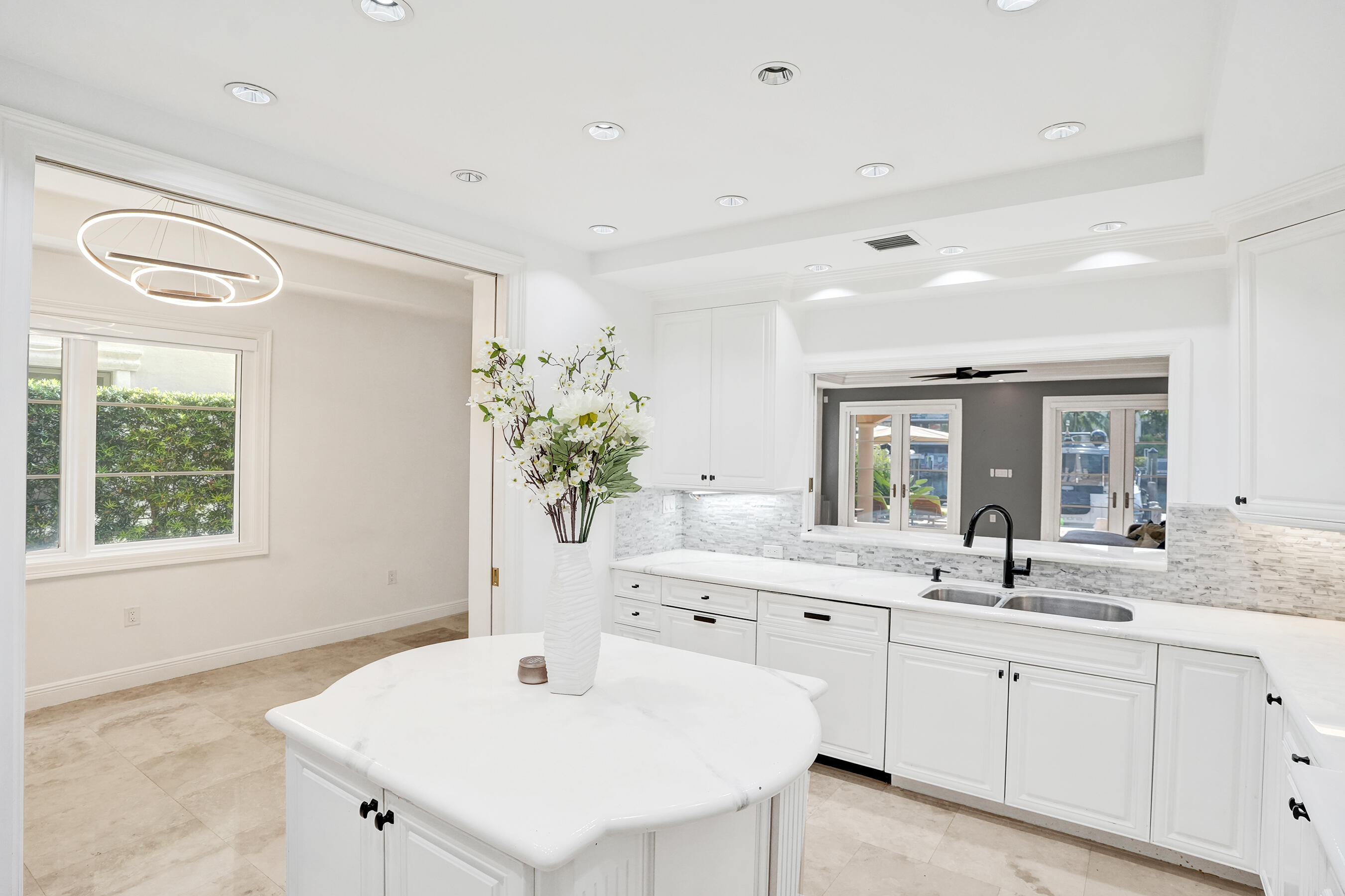 210 HENDRICKS Isle