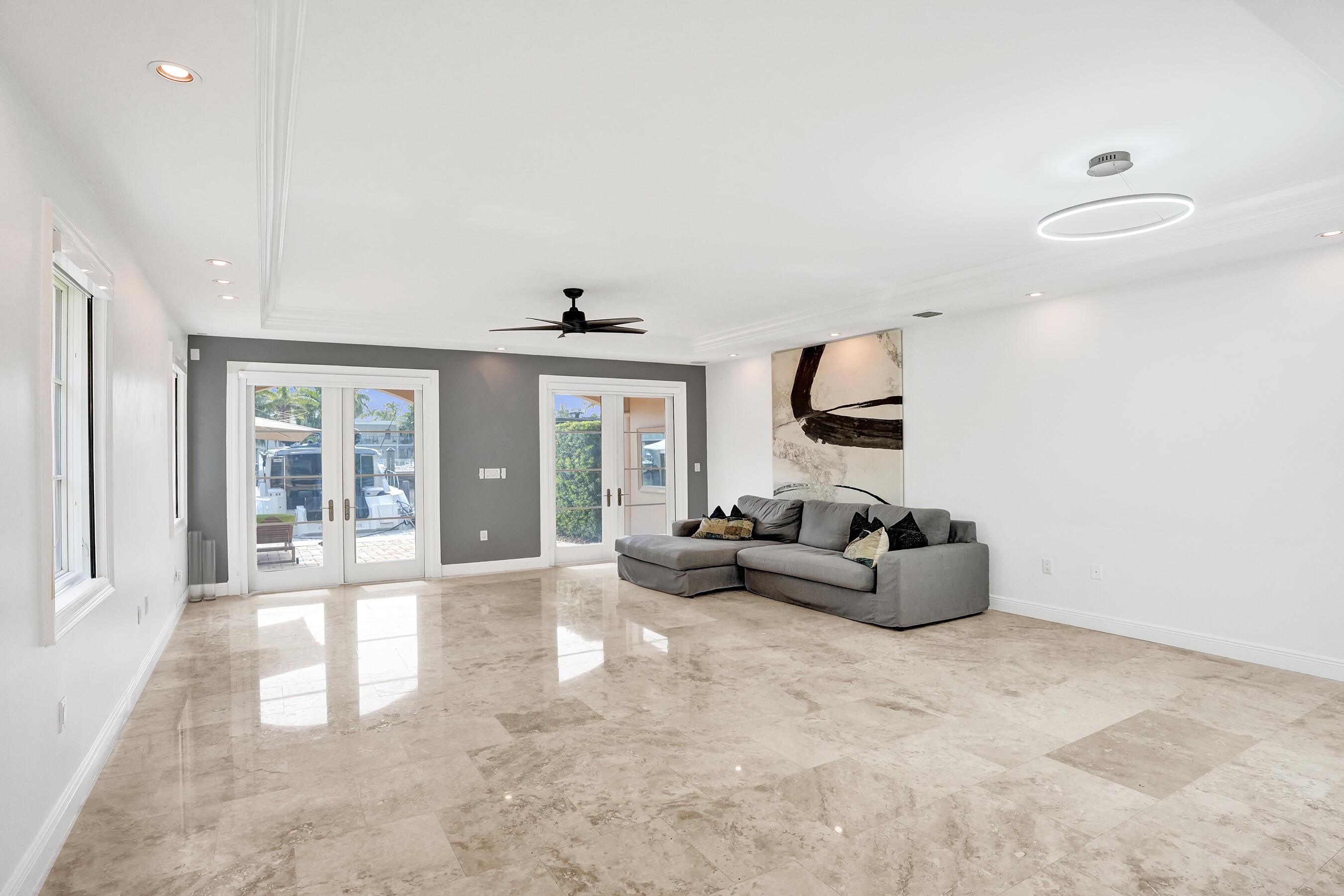 210 HENDRICKS Isle
