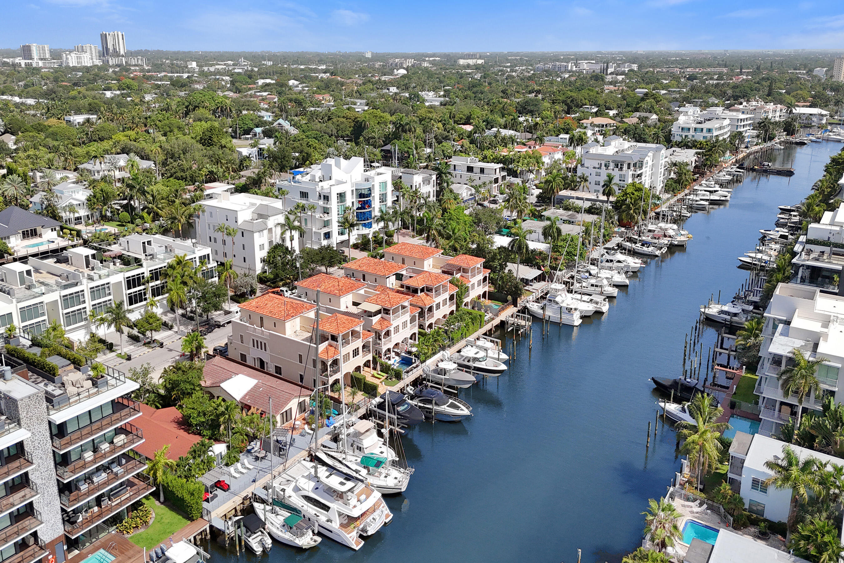 210 HENDRICKS Isle