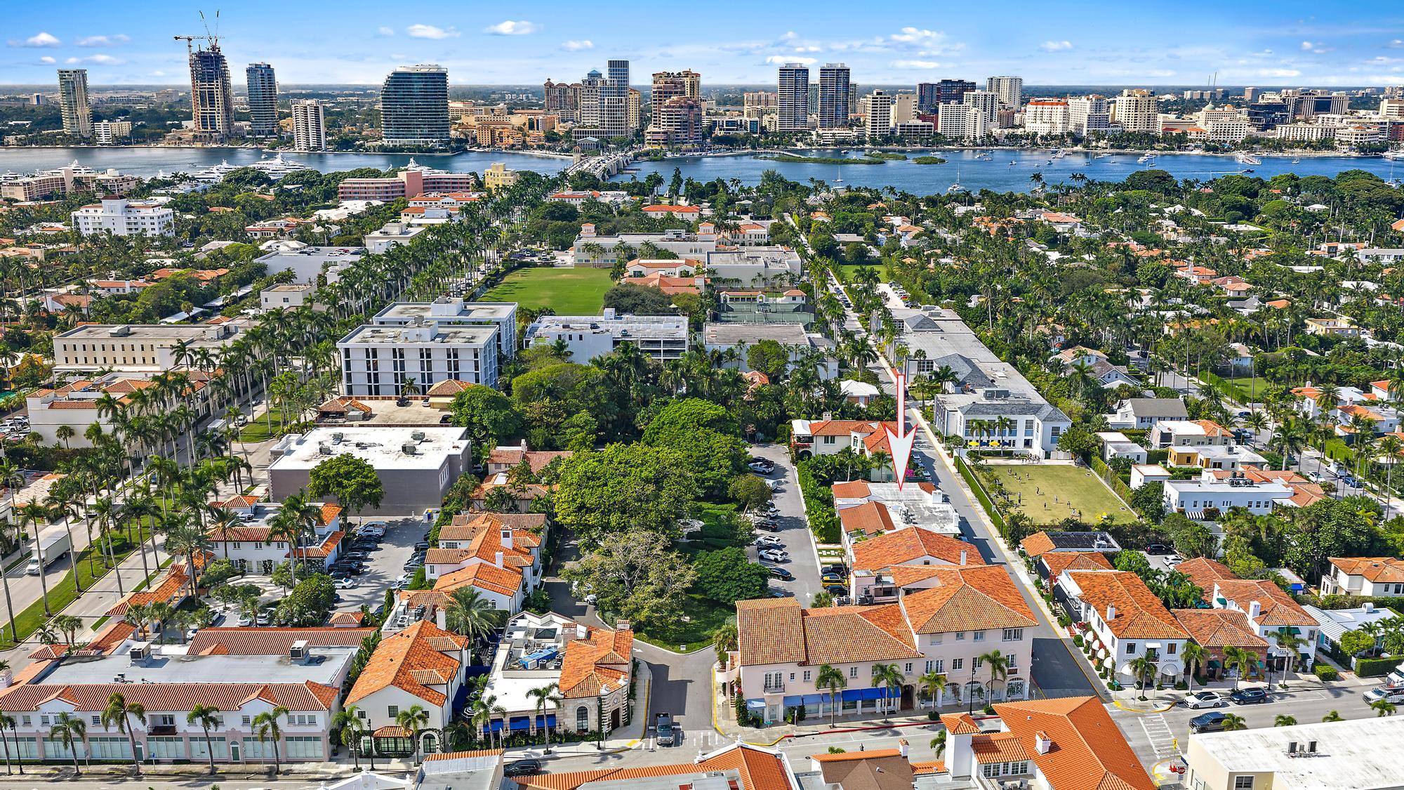 206 Phipps Plaza