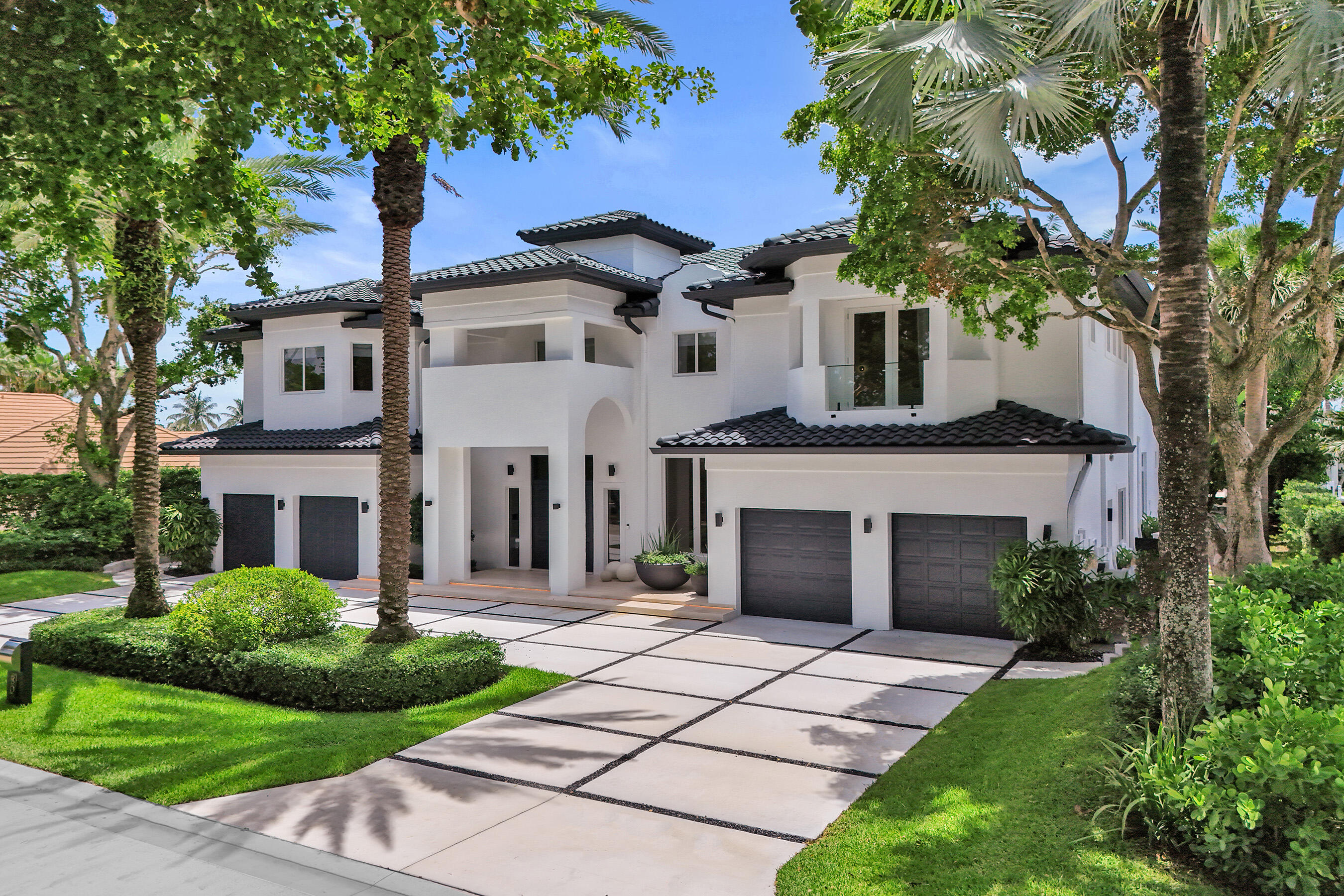 30 S COMPASS Drive