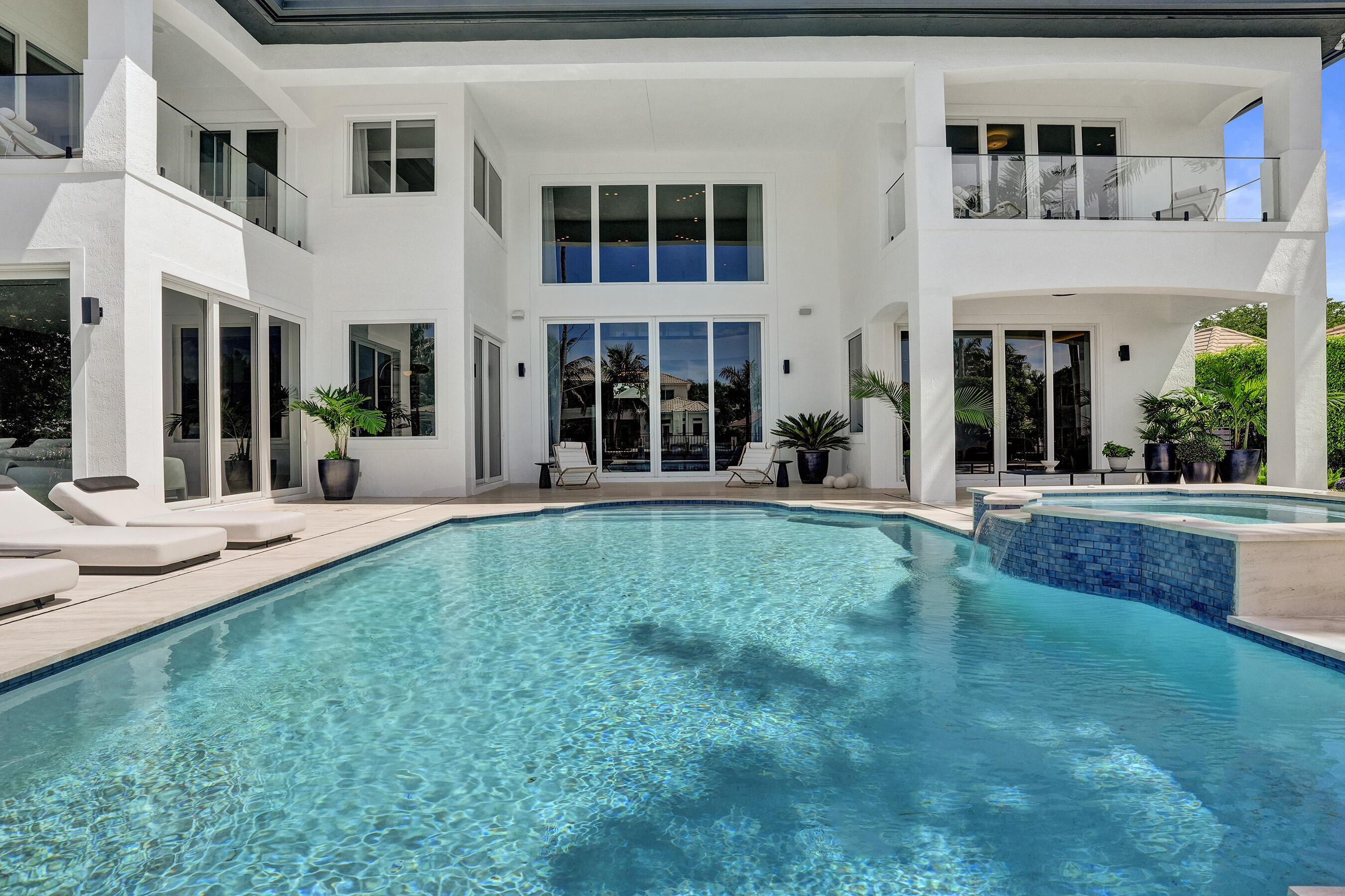 30 S COMPASS Drive