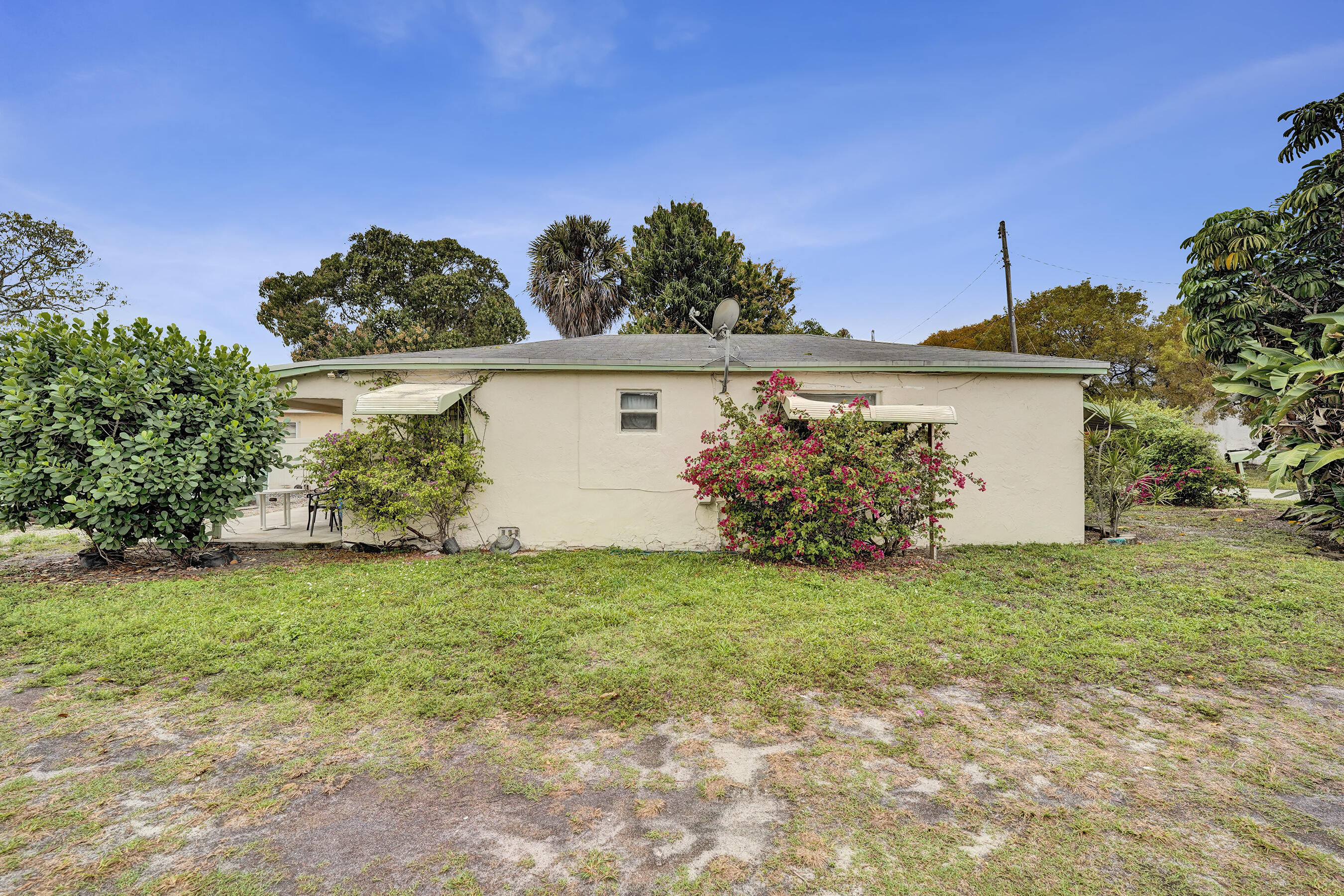 1412b NW 7th Street b