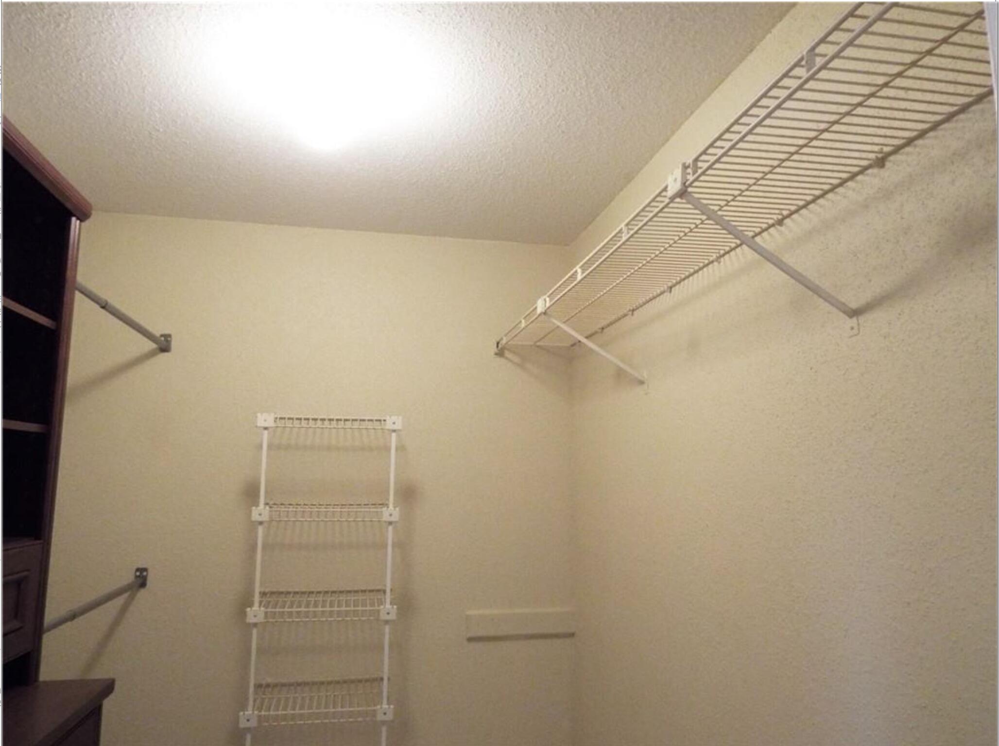 833 RIVERSIDE Drive 824
