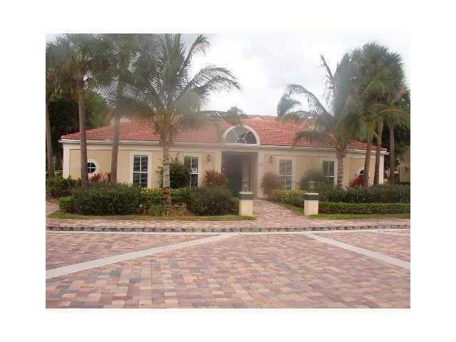 833 RIVERSIDE Drive 824