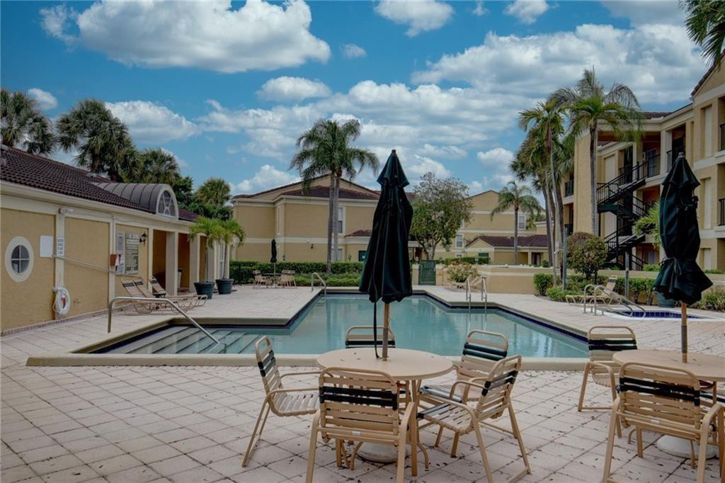 833 RIVERSIDE Drive 824